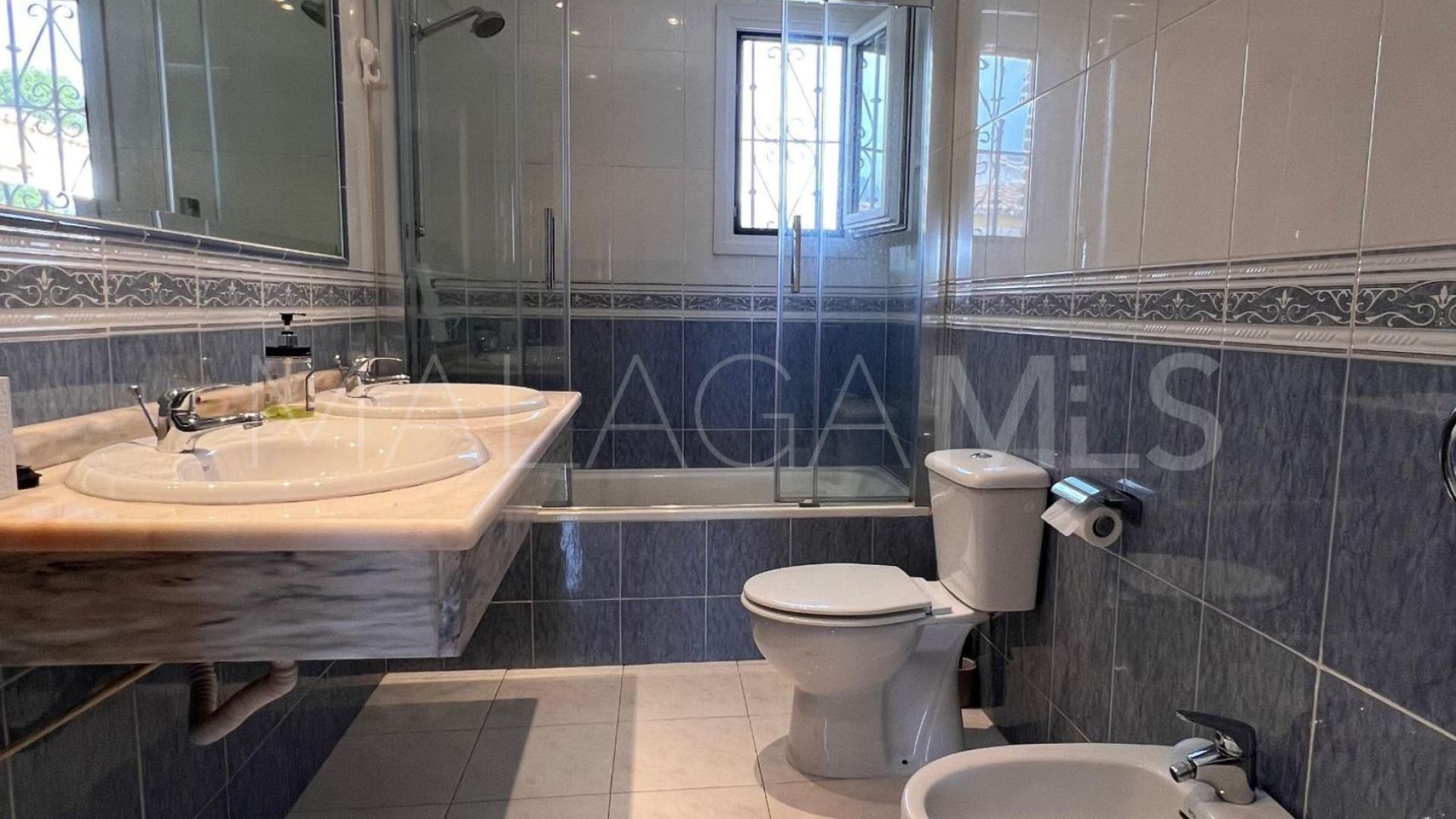 For sale town house with 5 bedrooms in Las Lomas de Mijas