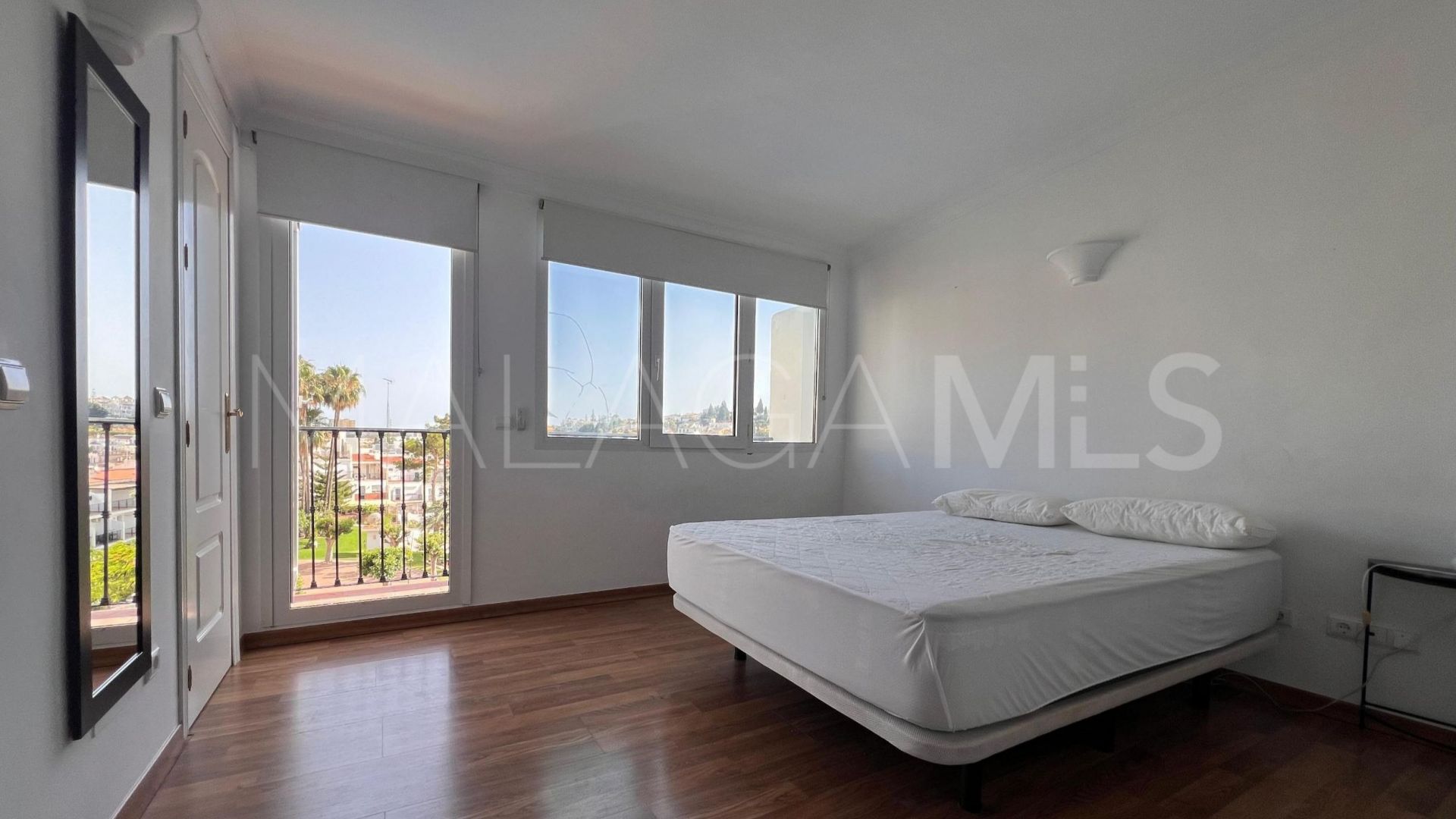 For sale town house with 5 bedrooms in Las Lomas de Mijas