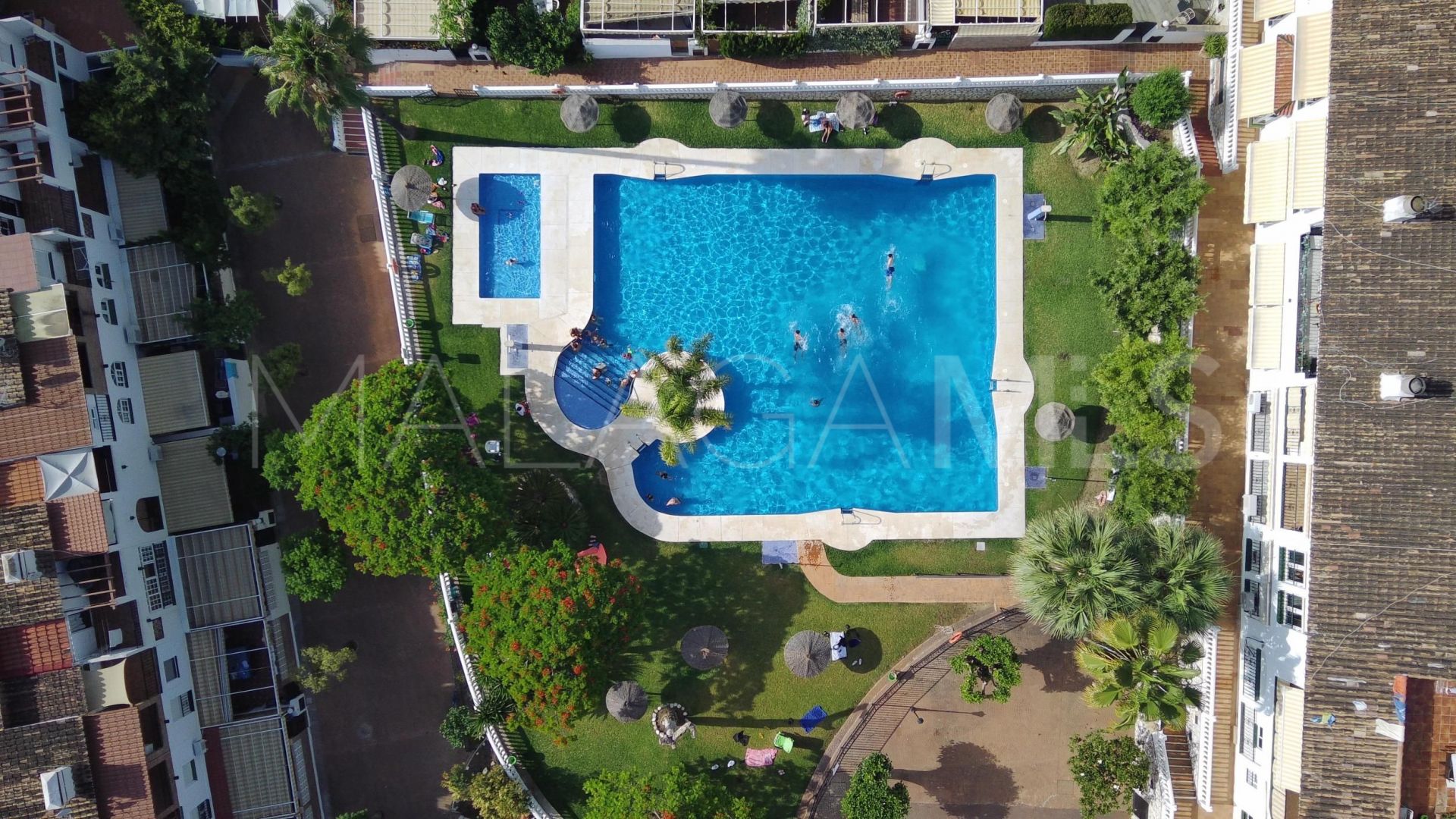 For sale town house with 5 bedrooms in Las Lomas de Mijas