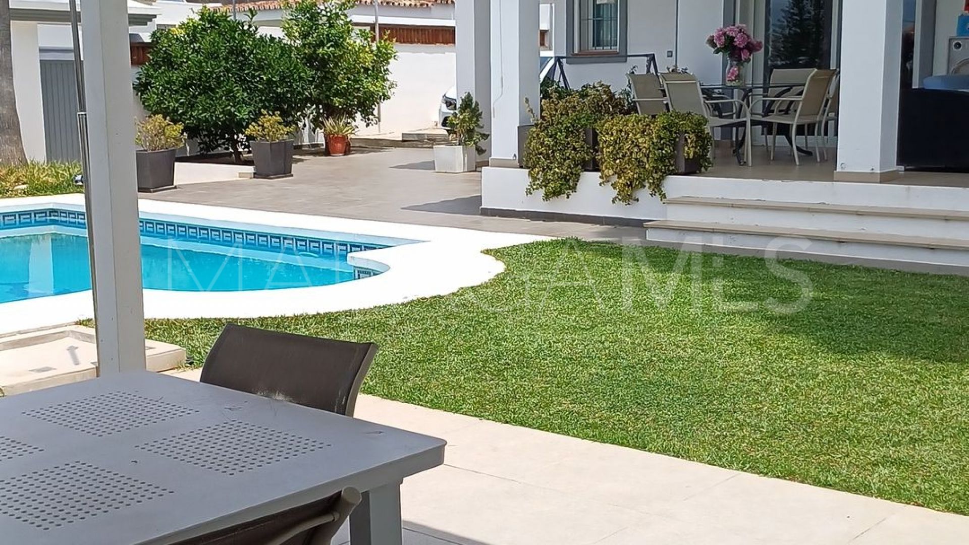Hus i byn for sale in San Pedro de Alcantara