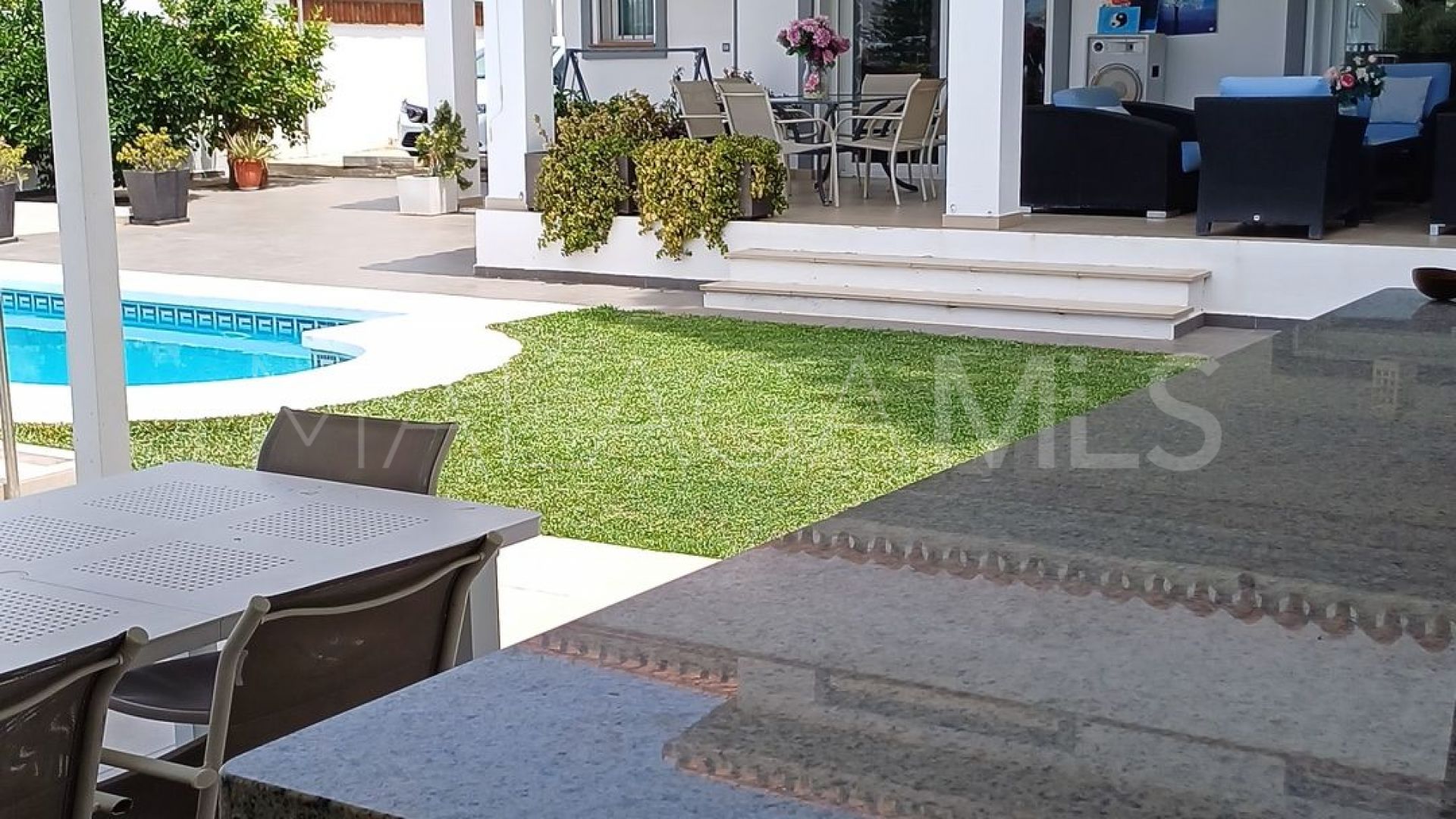 Hus i byn for sale in San Pedro de Alcantara