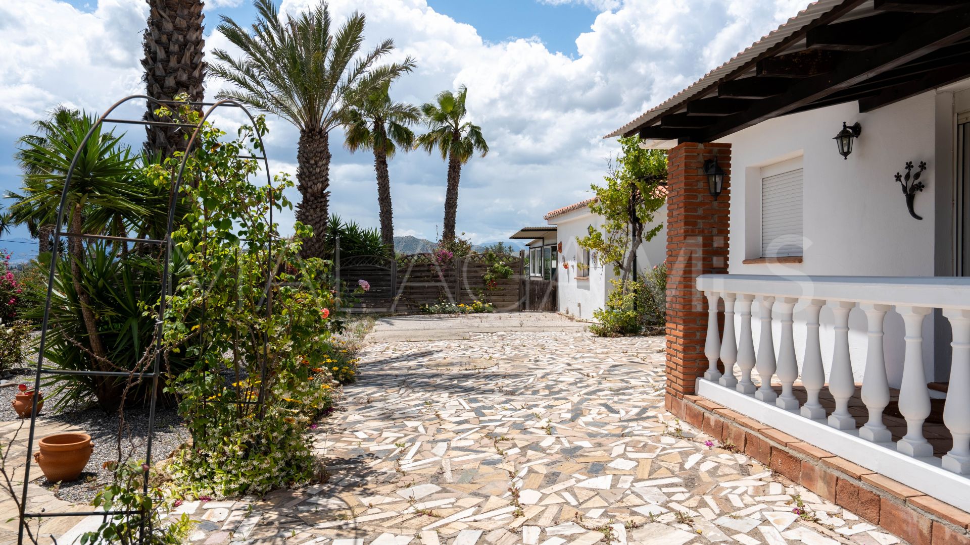 House in Pizarra for sale