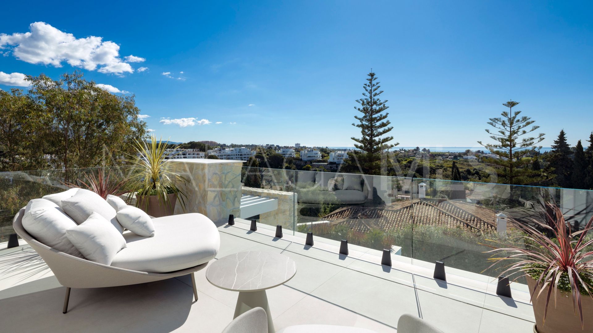 Villa for sale in Benahavis