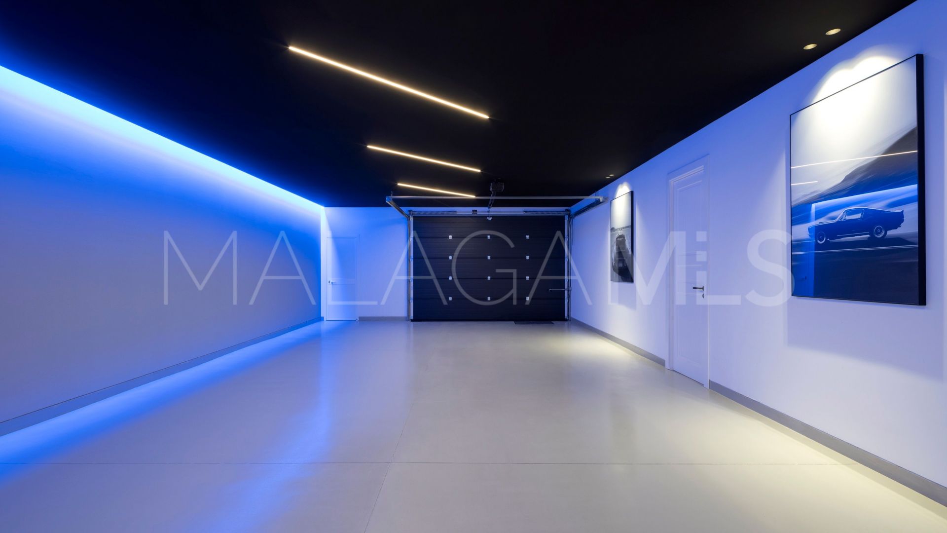 Villa for sale in Benahavis