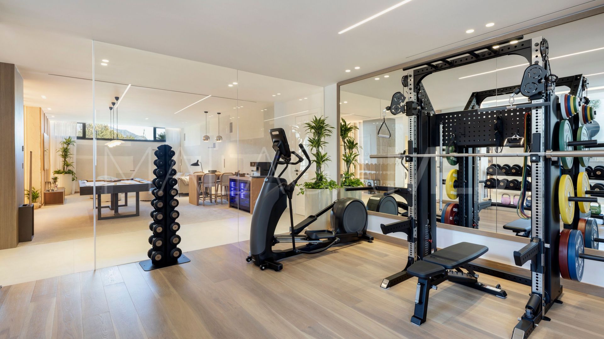 Villa for sale in Benahavis