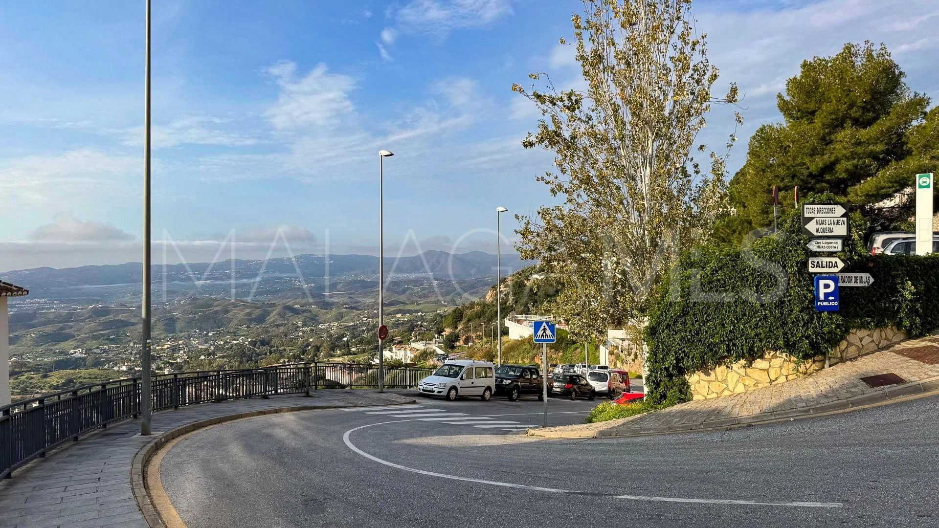Apartamento with 2 bedrooms for sale in Mijas Pueblo