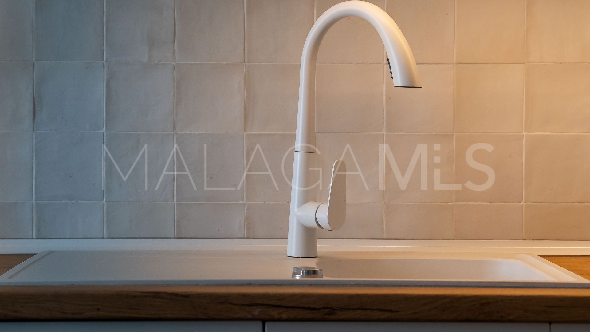 Maison for sale in Benajarafe