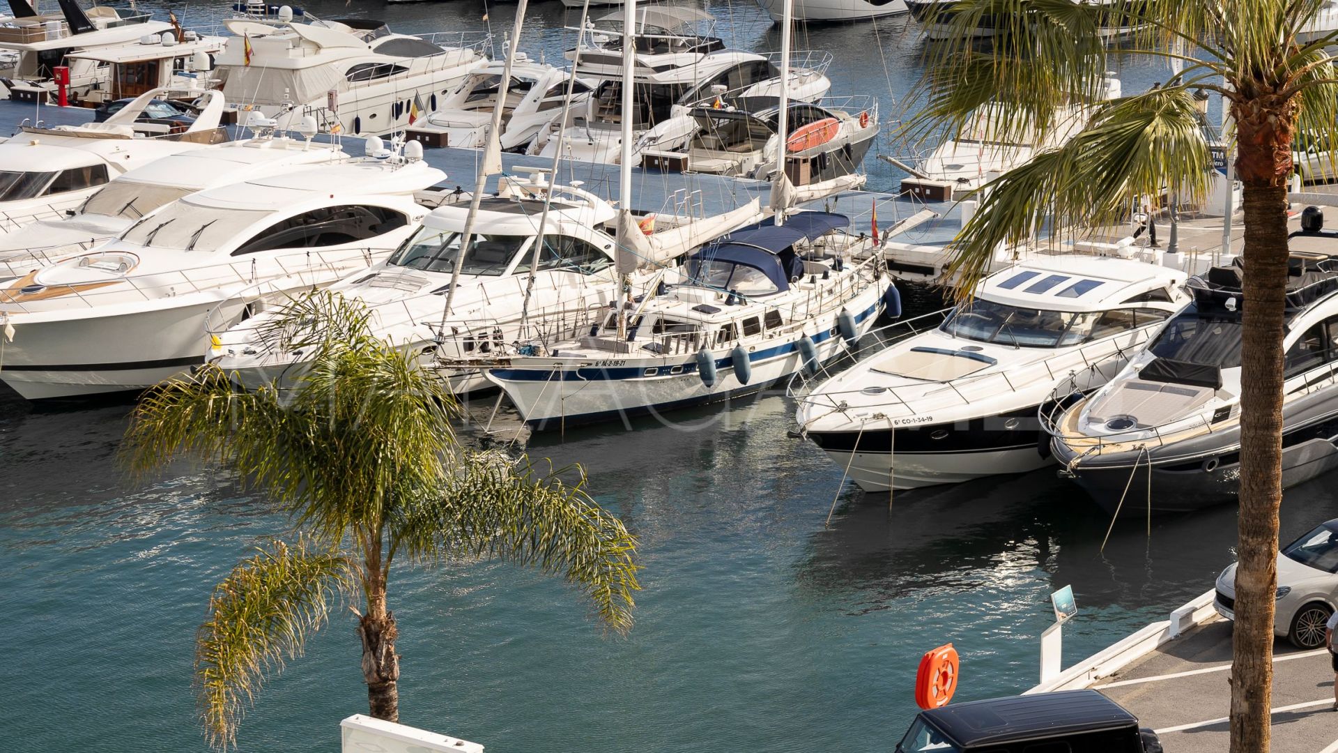 Duplex penthouse for sale in Marbella - Puerto Banus