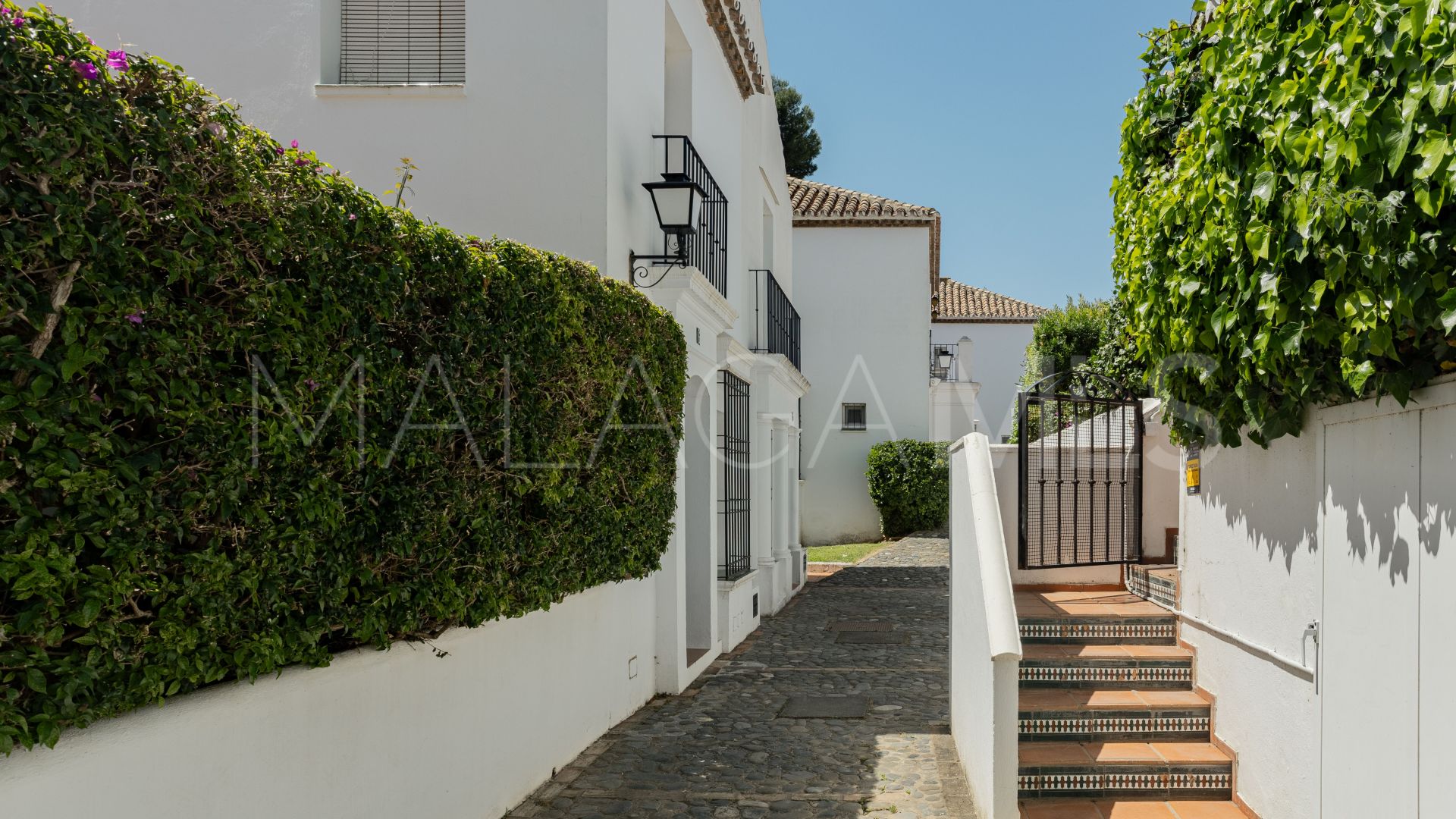 Appartement terrasse for sale in Beach Side New Golden Mile