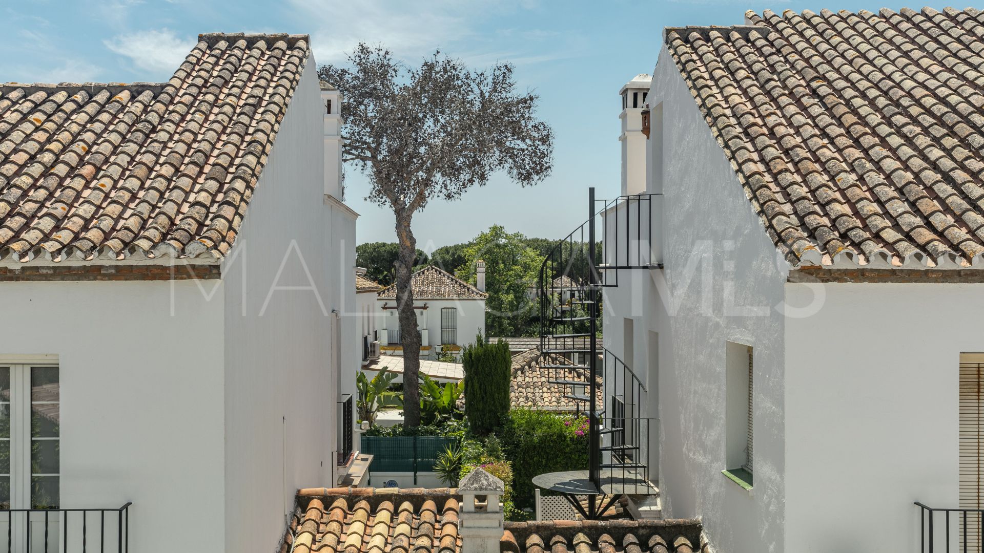 Appartement terrasse for sale in Beach Side New Golden Mile