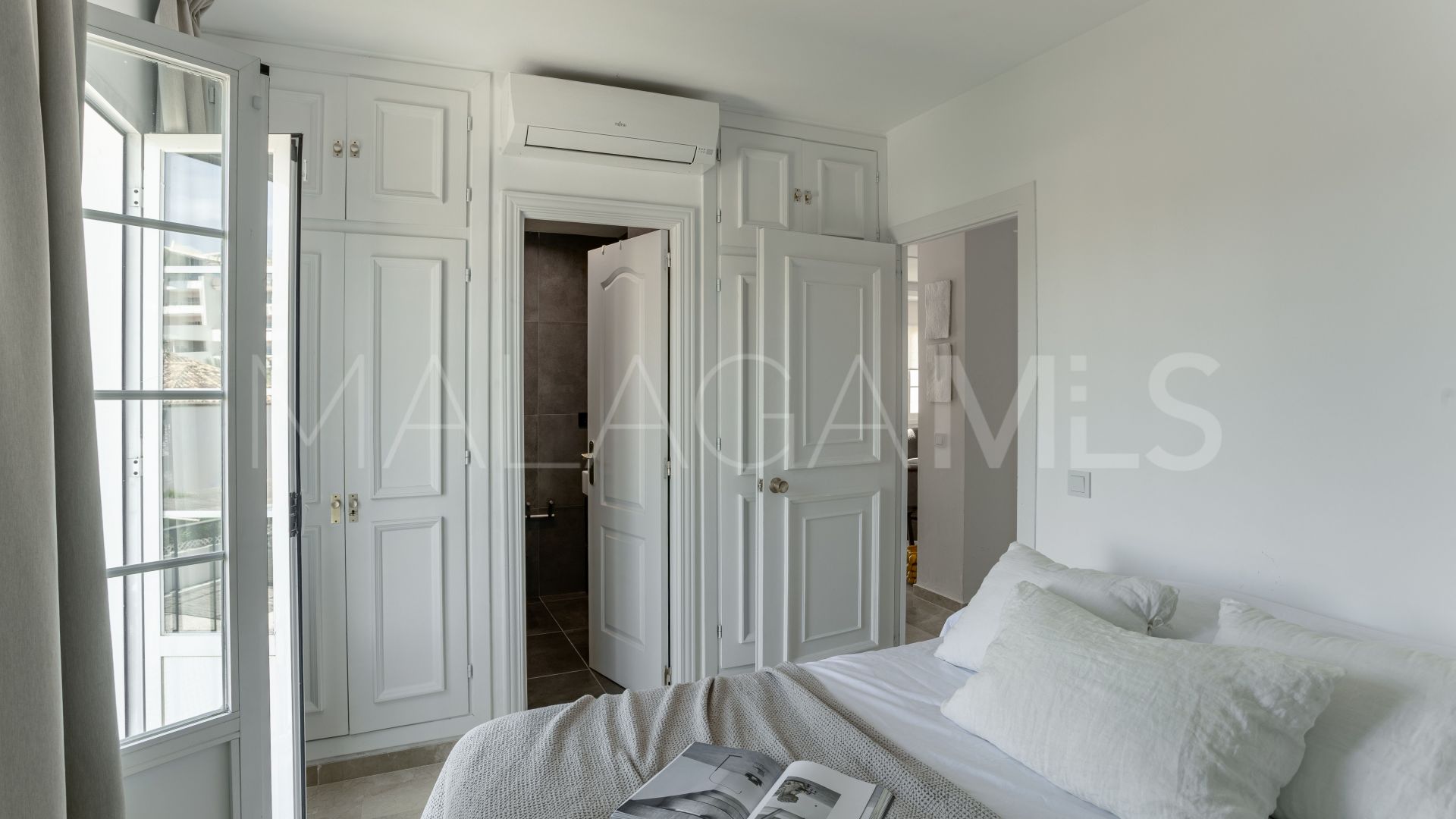 Appartement terrasse for sale in Beach Side New Golden Mile