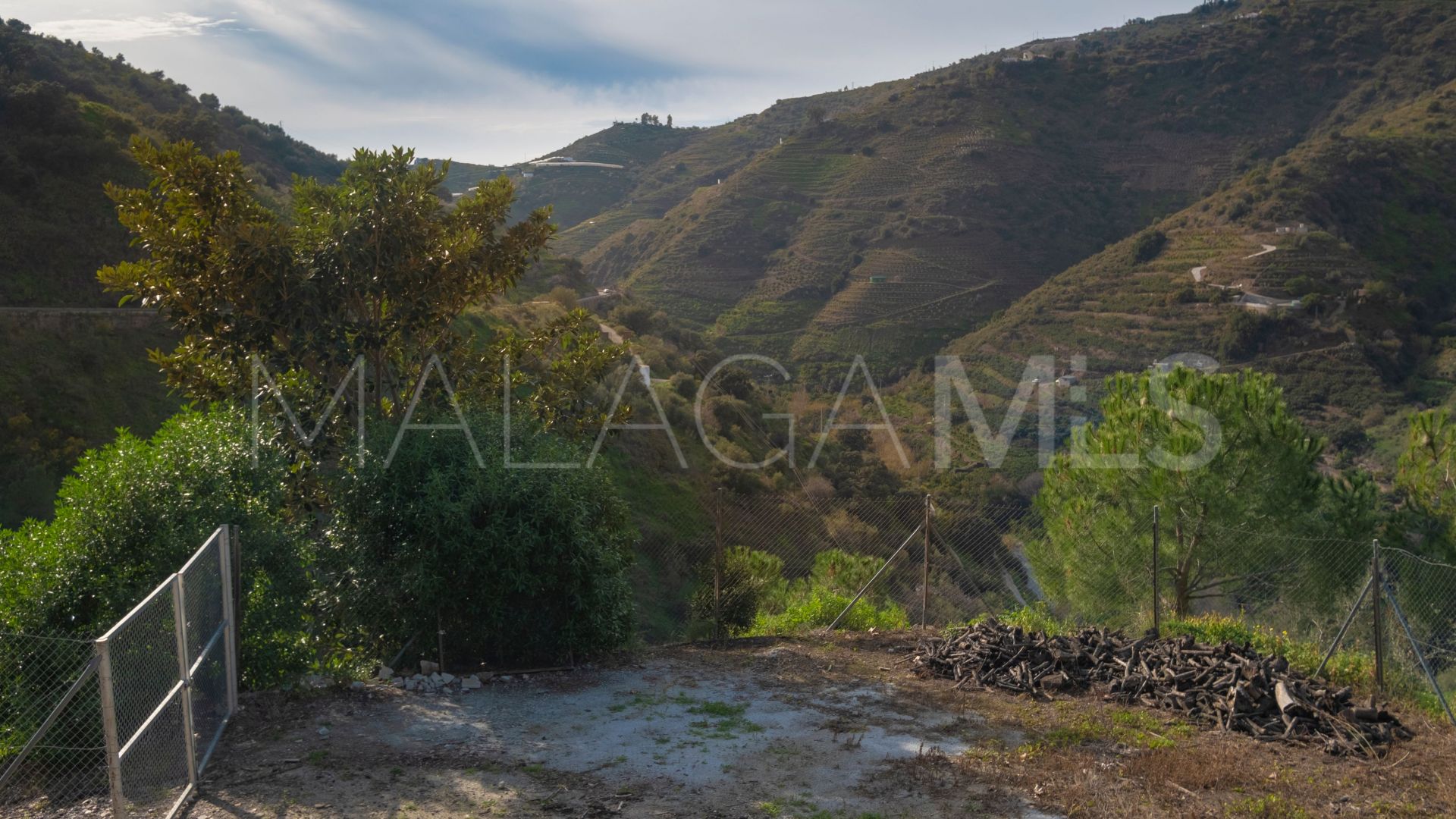 Maison for sale in Sayalonga