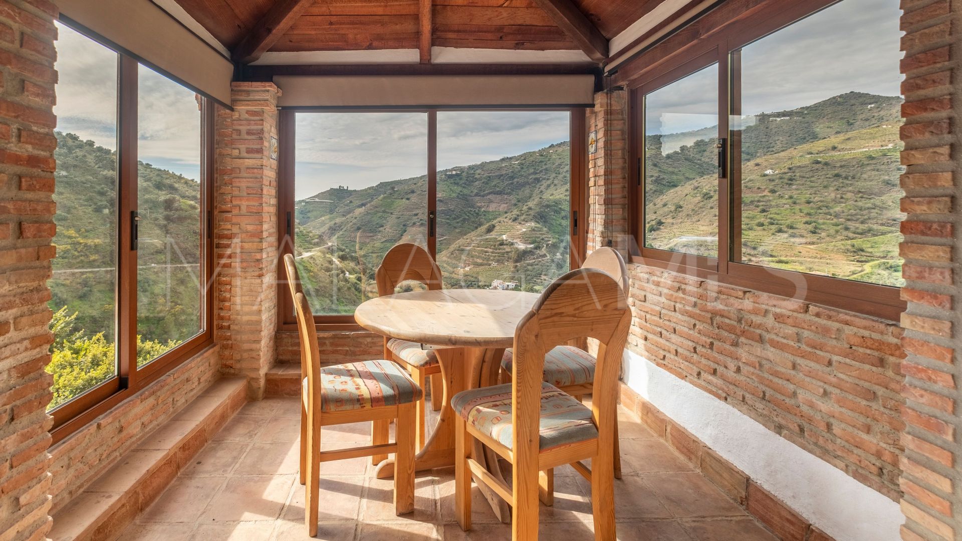 Maison for sale in Sayalonga