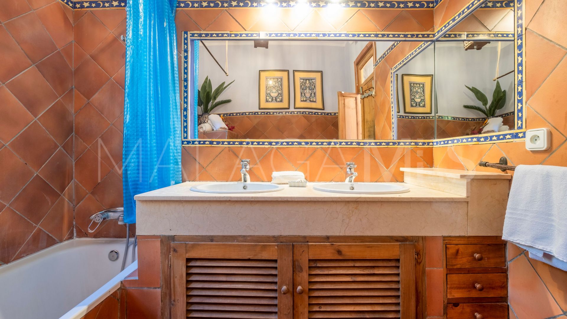 Maison for sale in Sayalonga