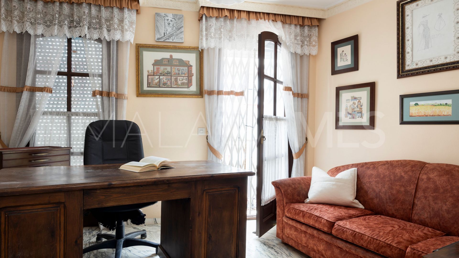 For sale San Pedro de Alcantara house with 8 bedrooms
