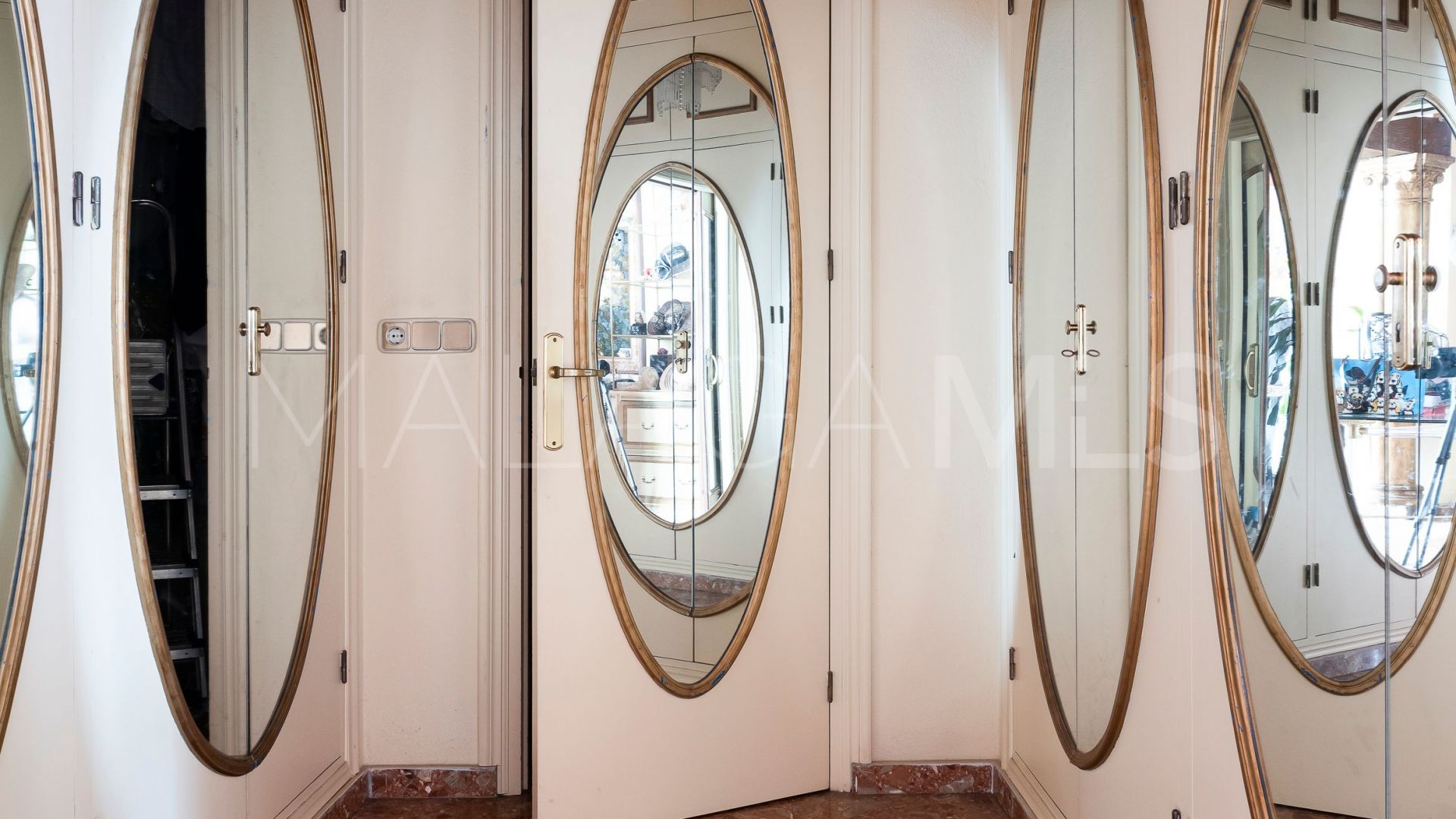 For sale San Pedro de Alcantara house with 8 bedrooms