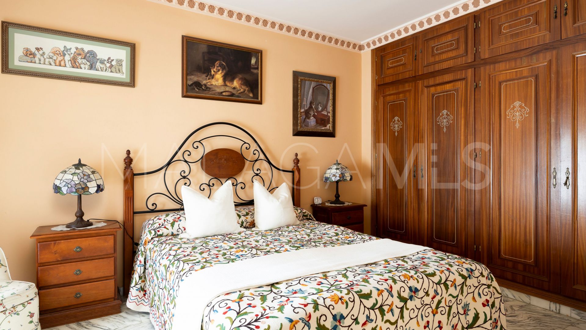 For sale San Pedro de Alcantara house with 8 bedrooms
