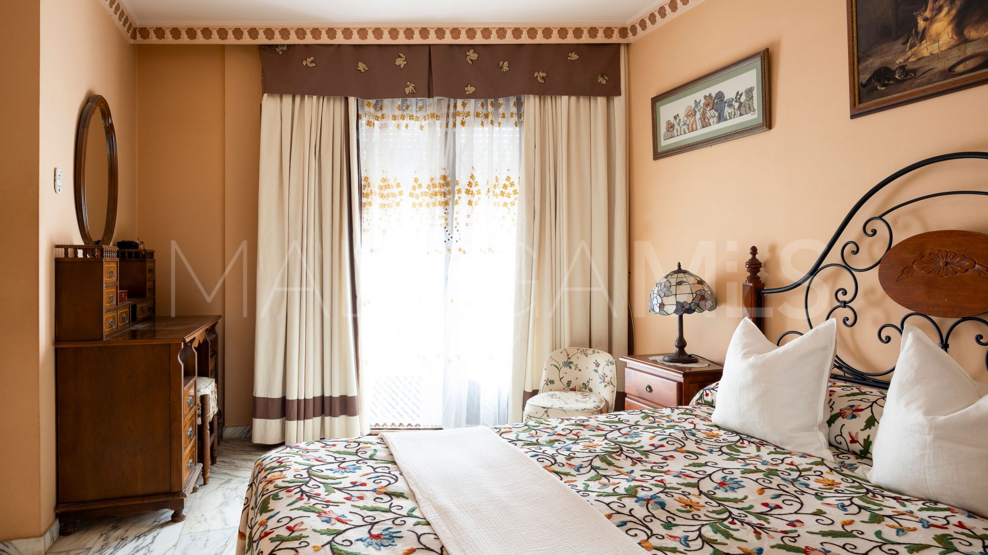 For sale San Pedro de Alcantara house with 8 bedrooms