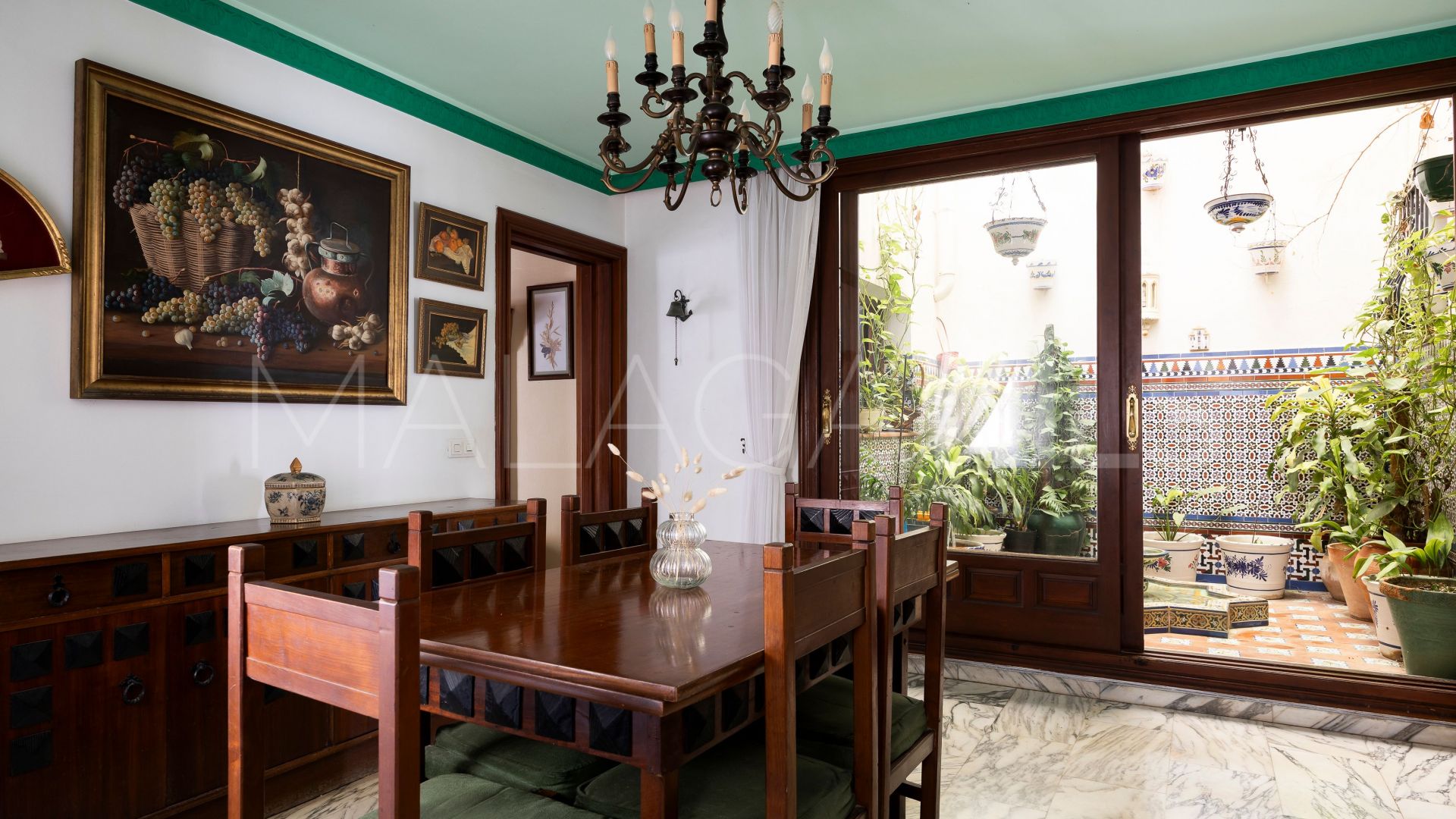For sale San Pedro de Alcantara house with 8 bedrooms