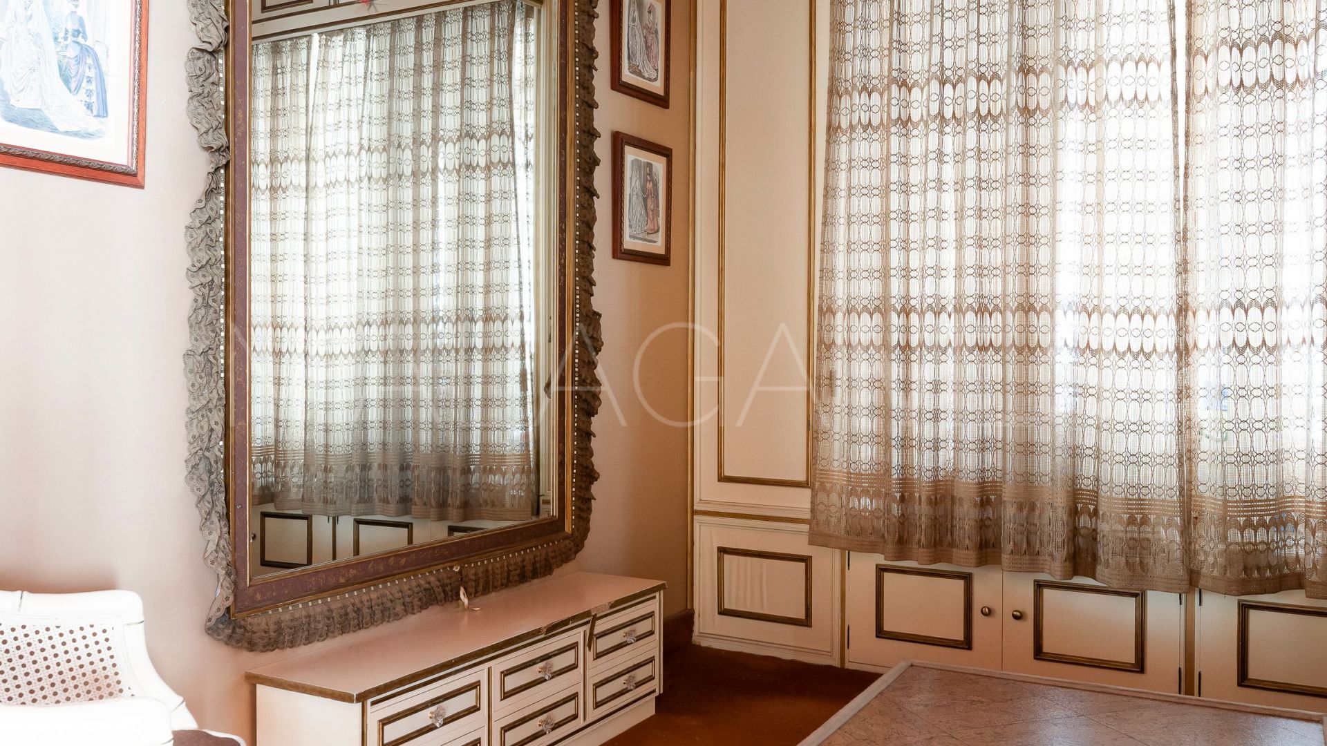 For sale San Pedro de Alcantara house with 8 bedrooms