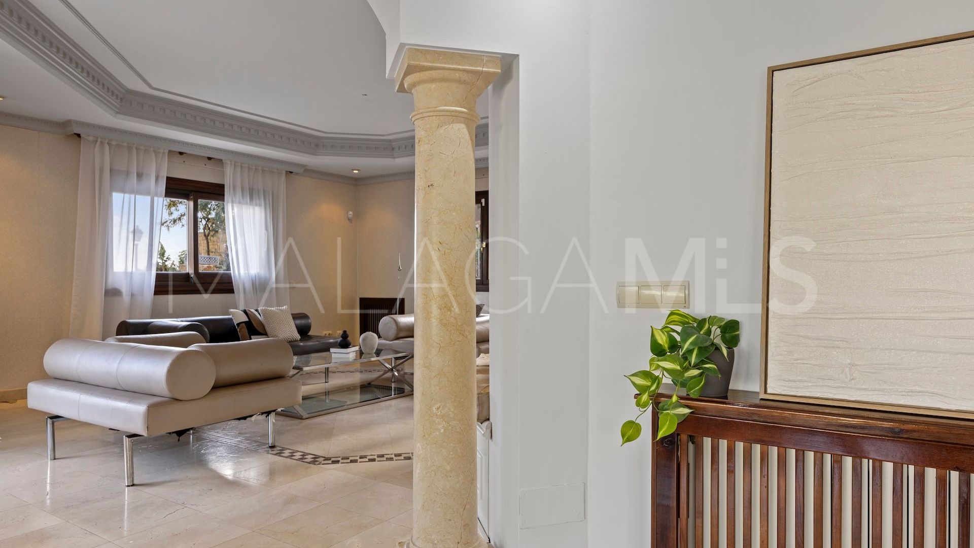 Se vende villa pareada in Los Arqueros de 6 bedrooms
