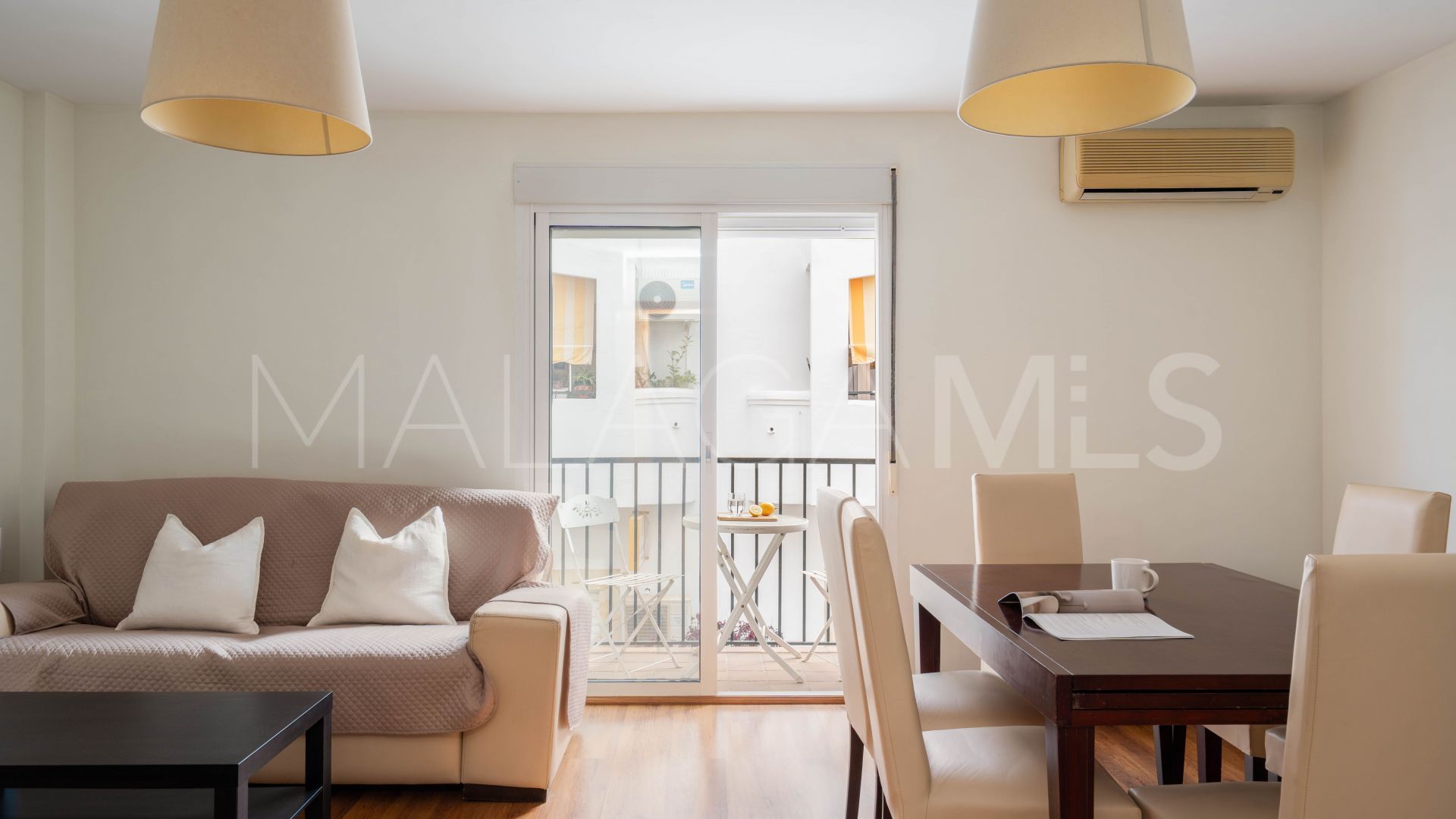 Buy adosado in Las Lagunas with 2 bedrooms