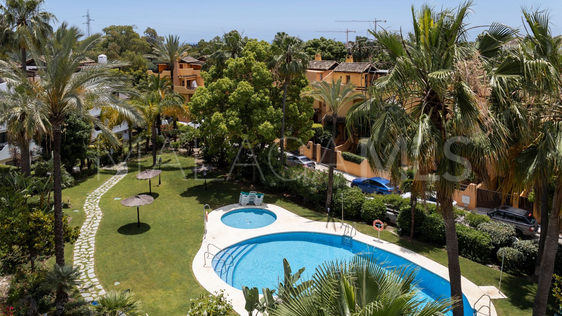Buy pareado in Marbella Golden Mile