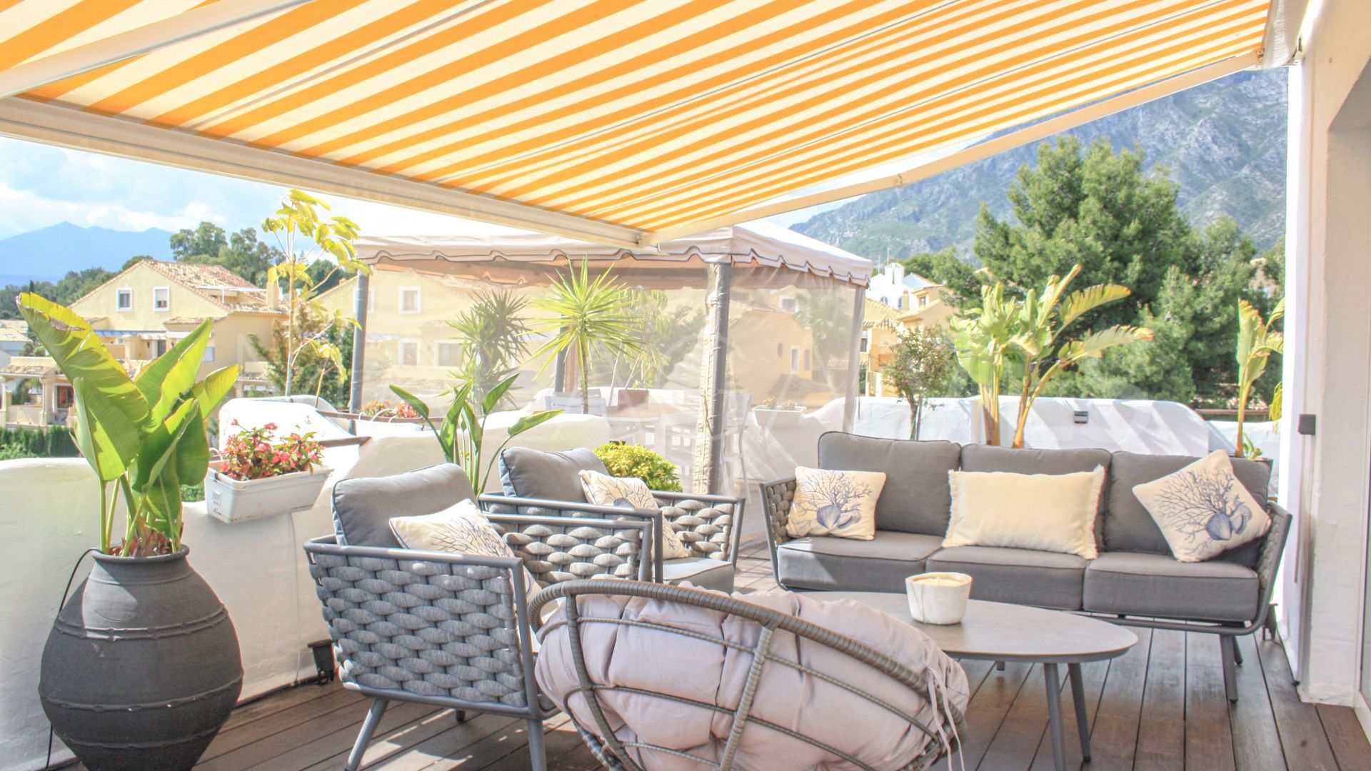 Tvåvånings takvåning for sale in Jardines de Sierra Blanca
