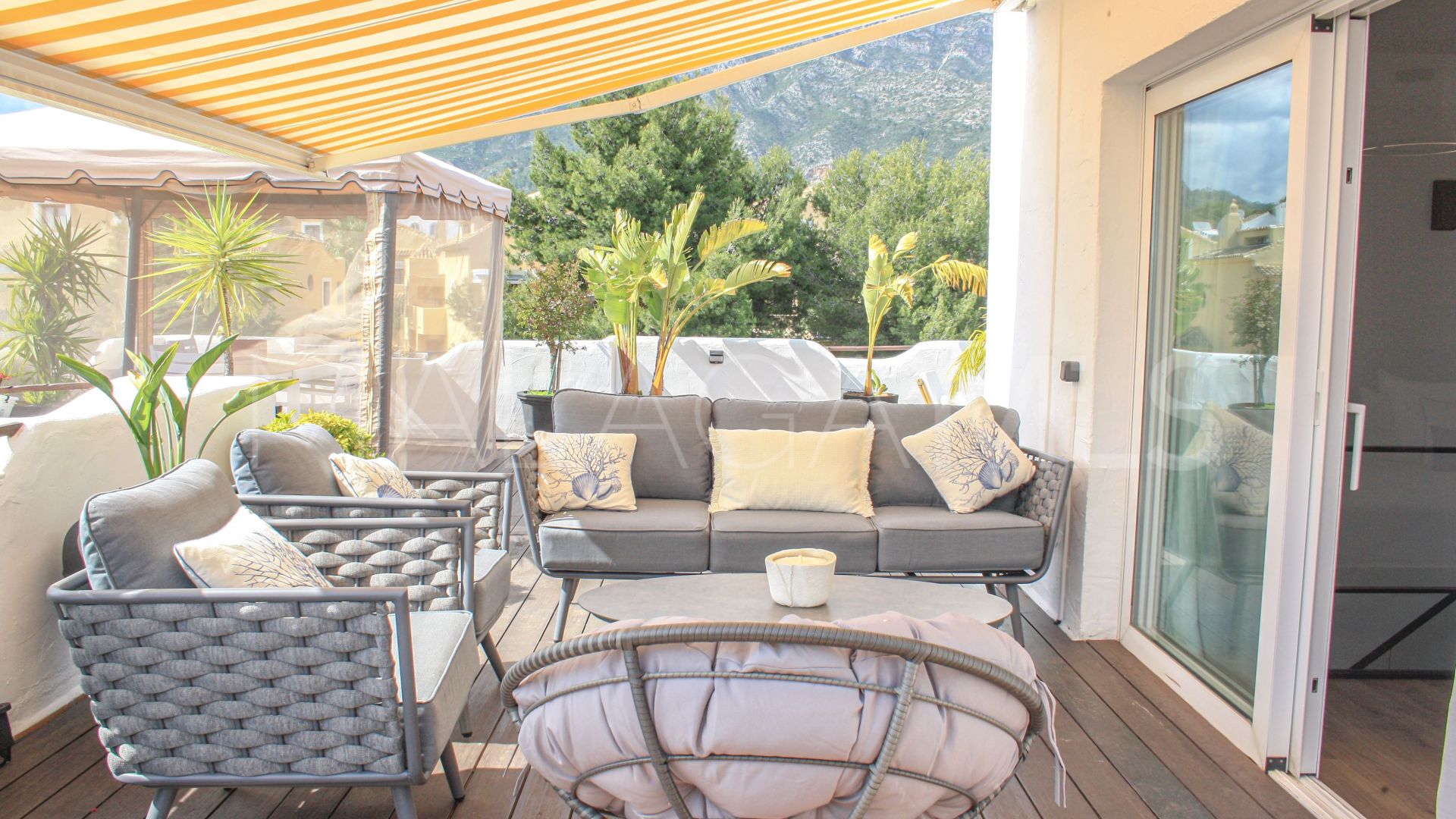 Tvåvånings takvåning for sale in Jardines de Sierra Blanca
