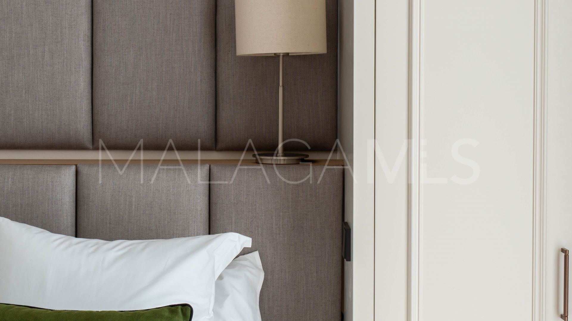 Maison for sale in Elviria