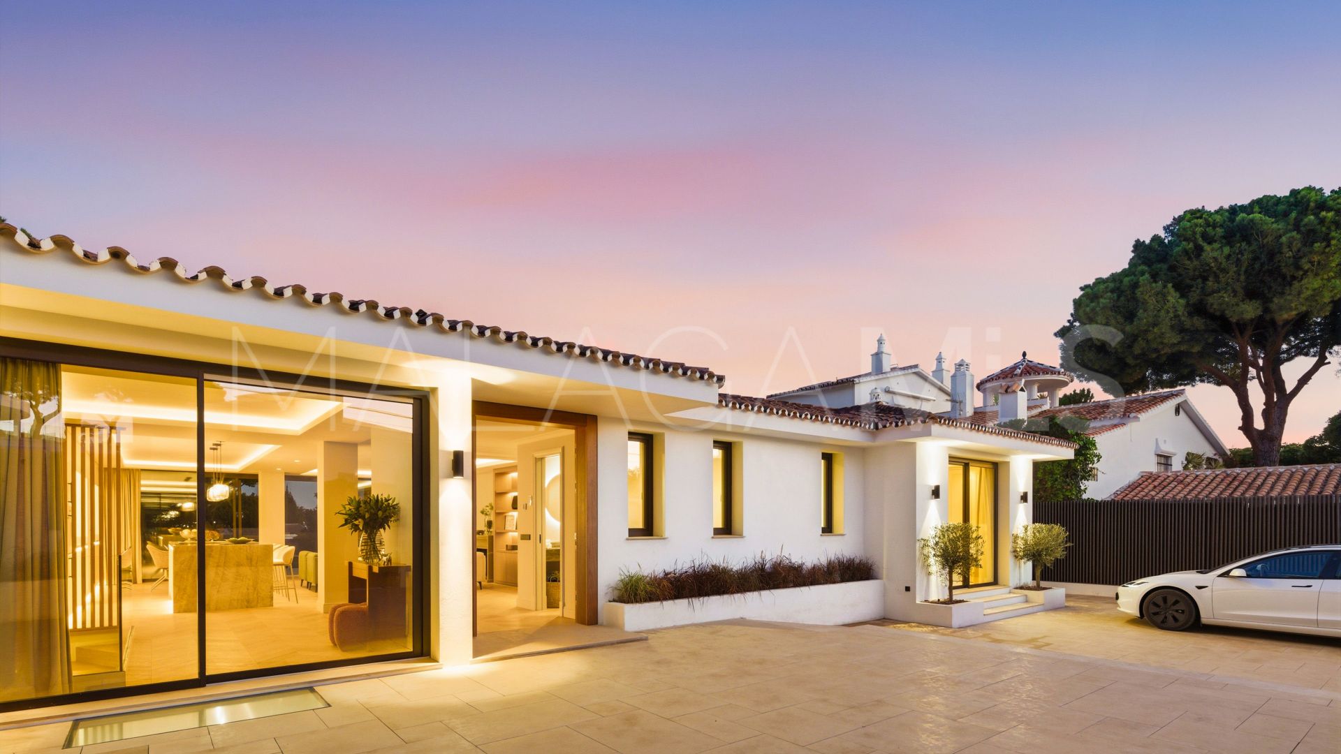 Maison for sale in Elviria