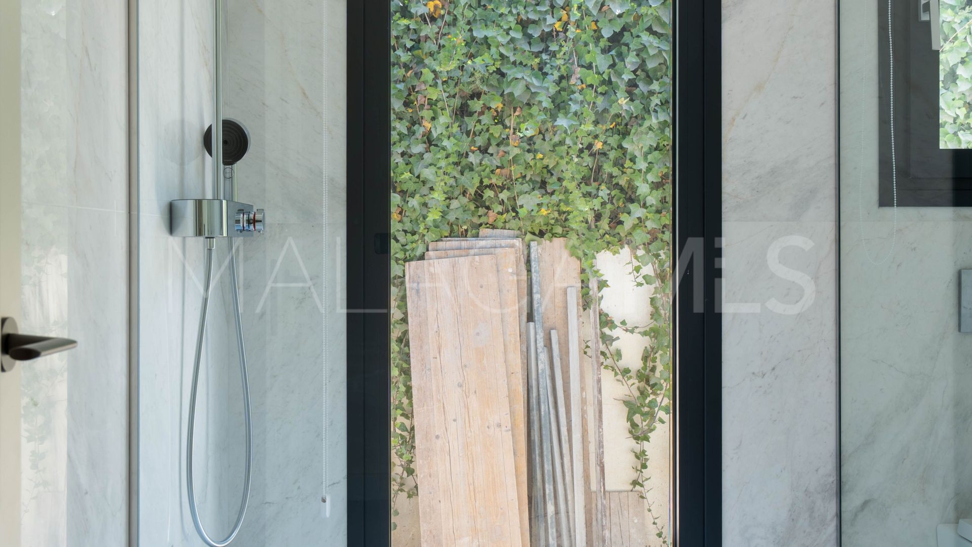 Maison for sale in Elviria