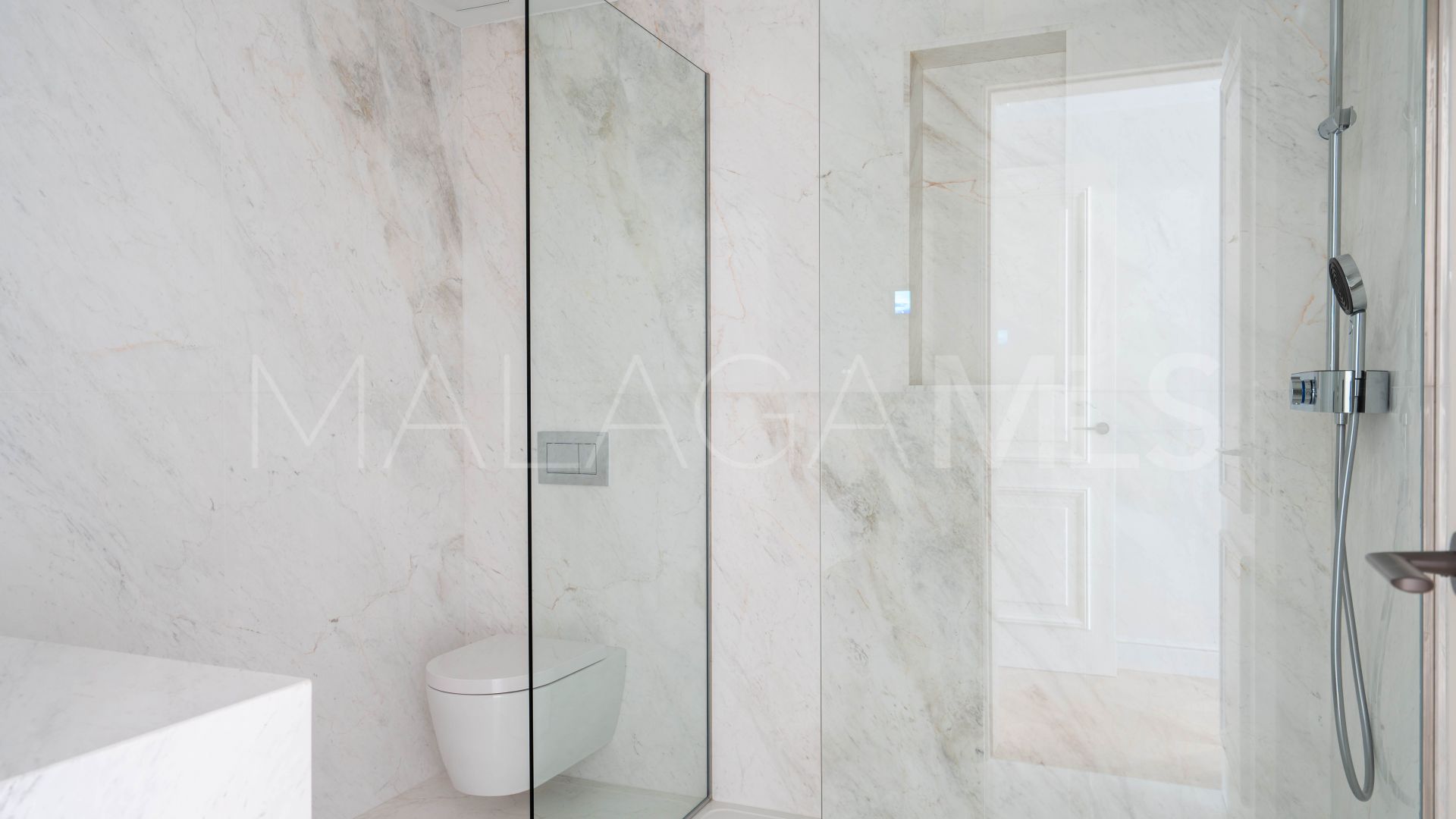 Maison for sale in Elviria