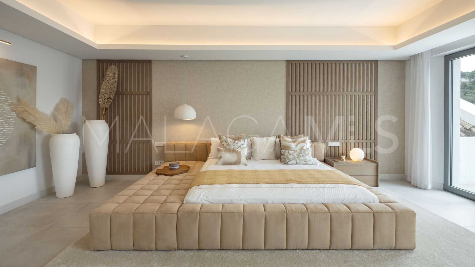 5 bedrooms villa for sale in Benahavis