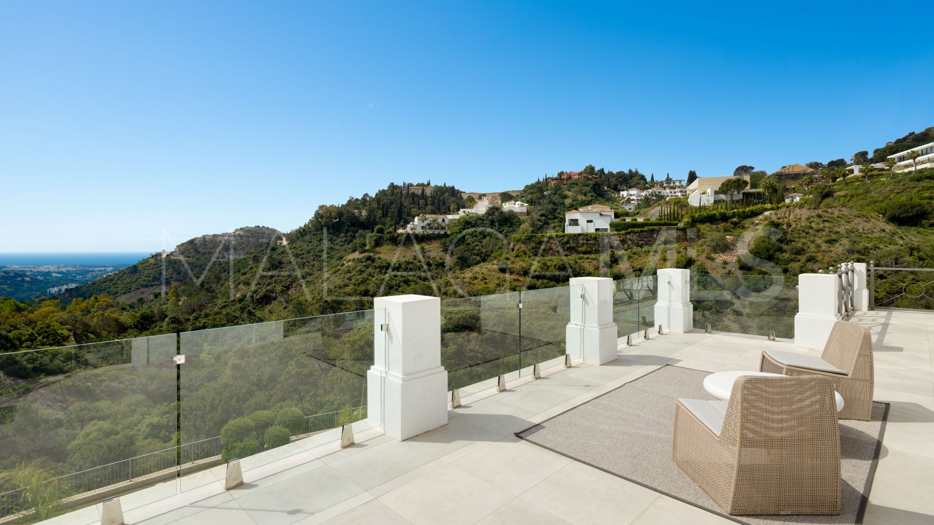 5 bedrooms villa for sale in Benahavis