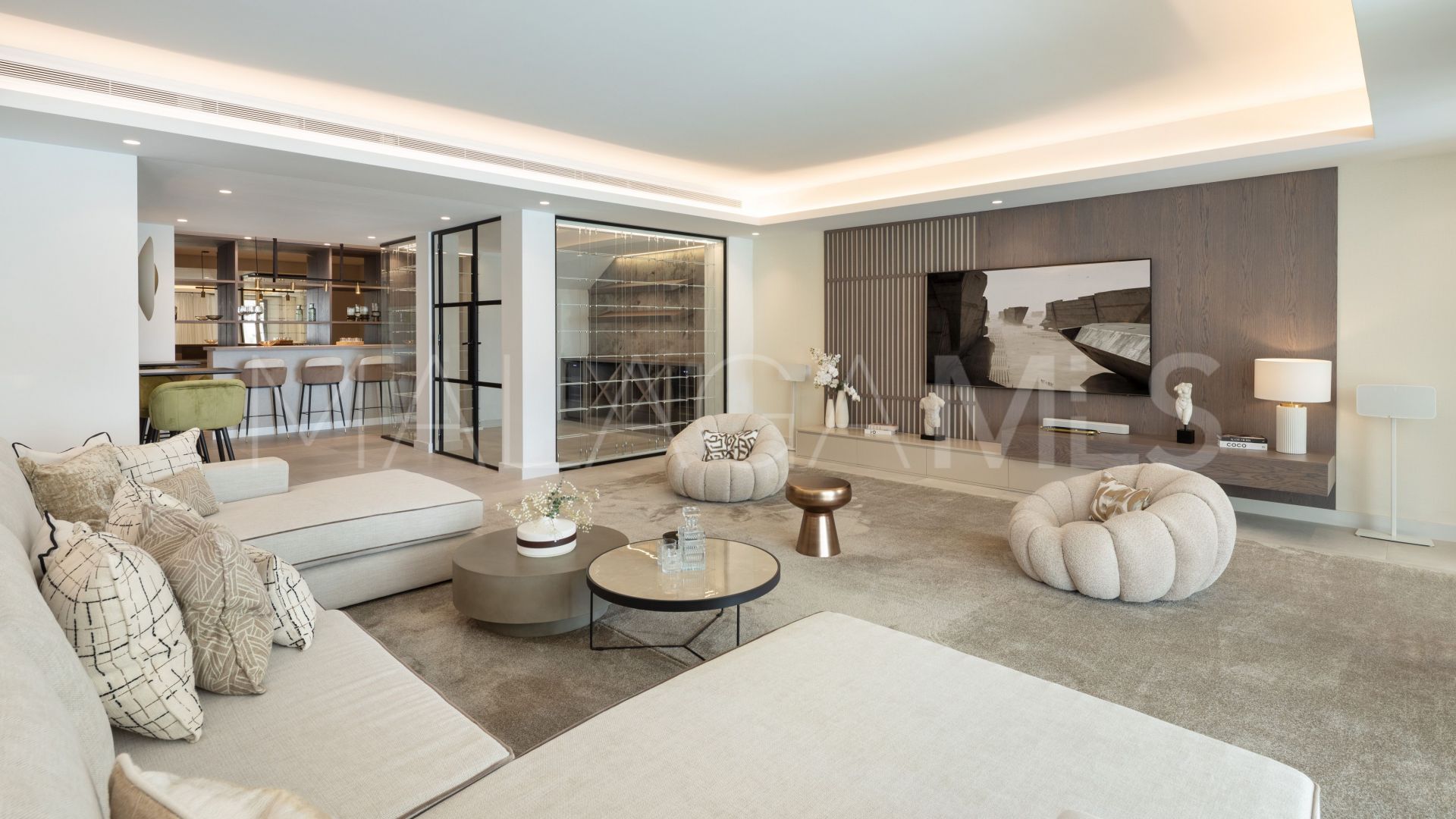 5 bedrooms villa for sale in Benahavis