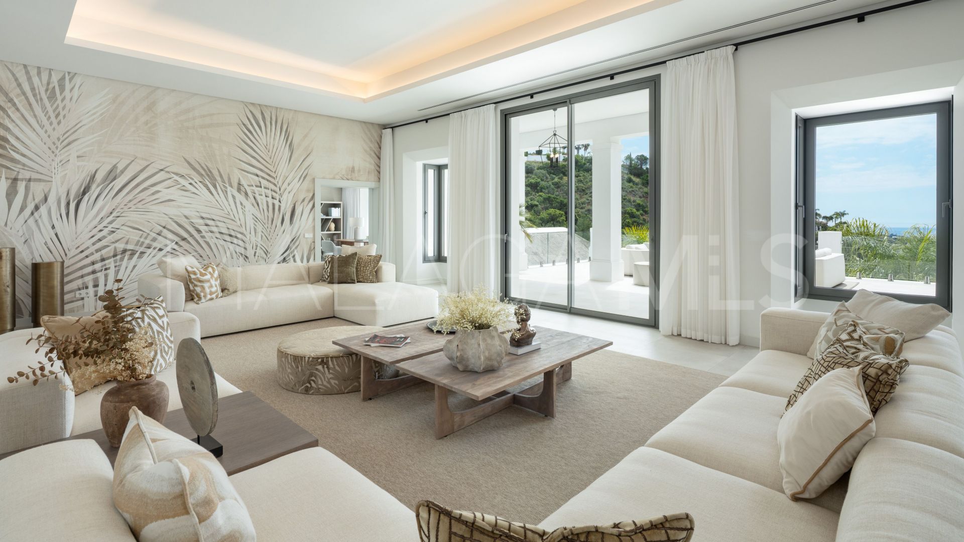 5 bedrooms villa for sale in Benahavis