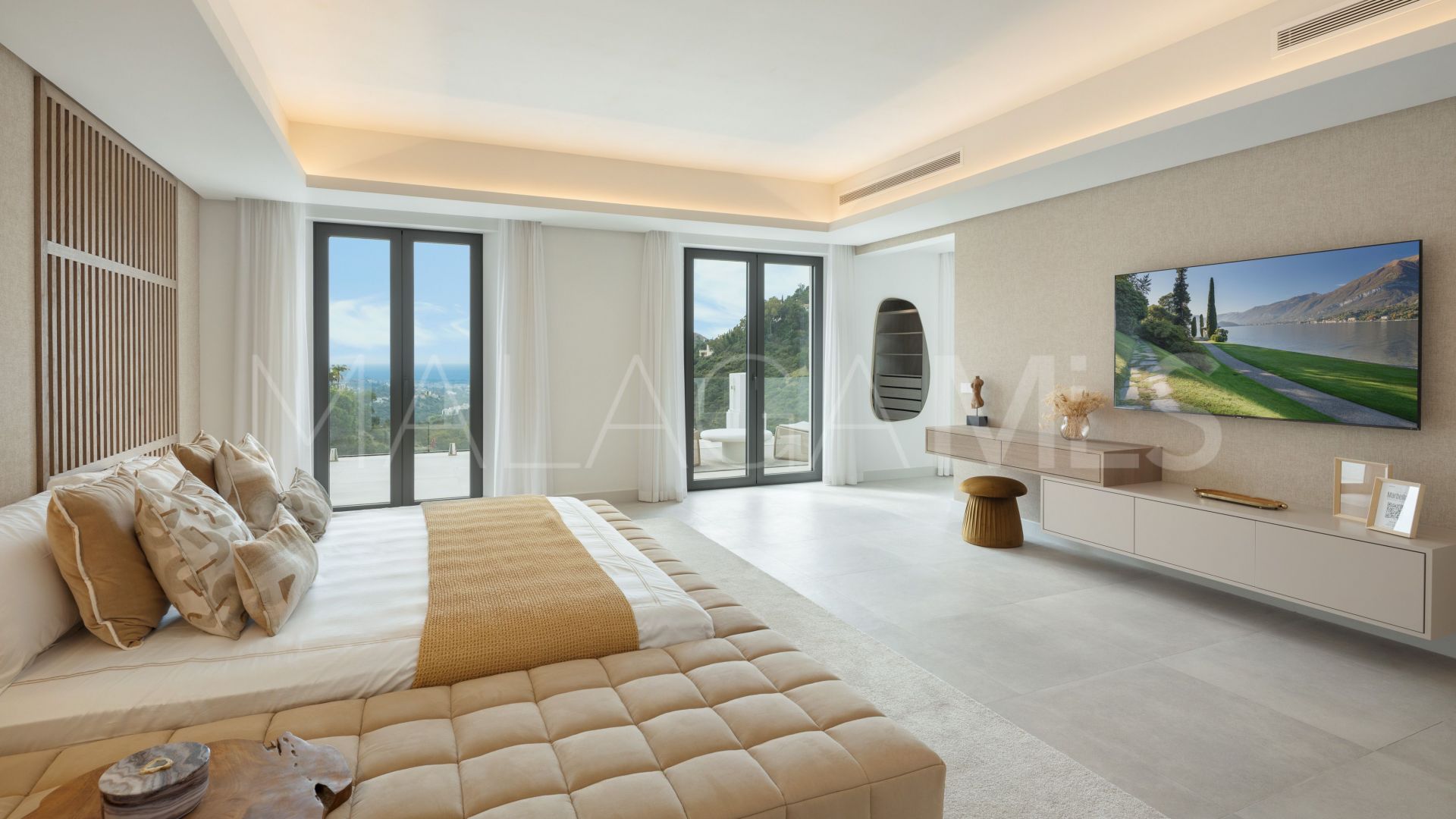 5 bedrooms villa for sale in Benahavis