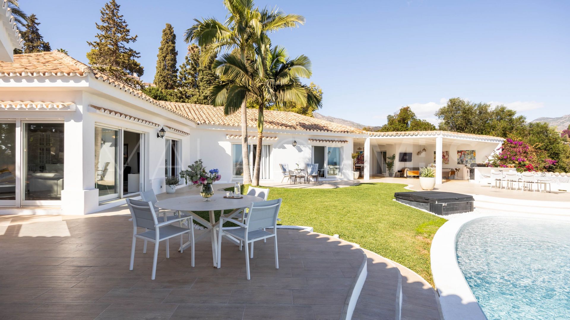 Hus i byn for sale in Mijas