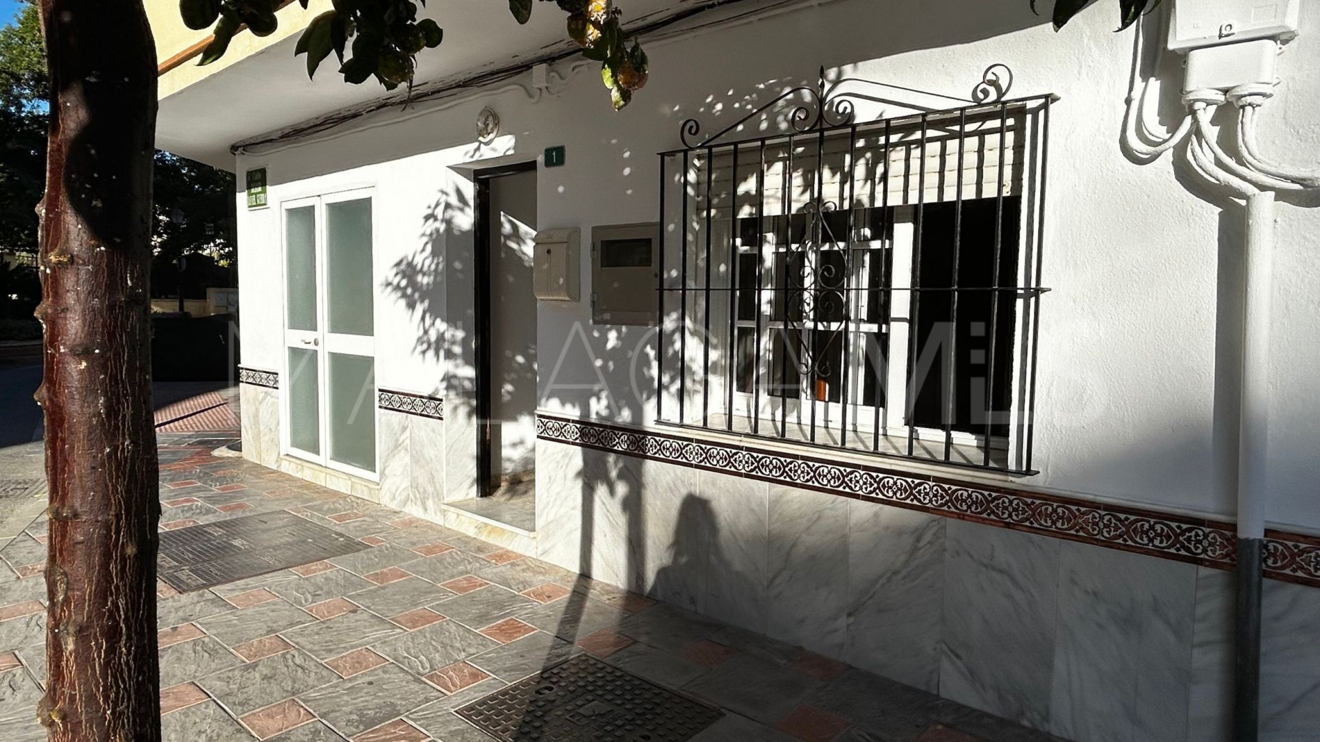 Apartamento planta baja for sale with 4 bedrooms in Fuengirola