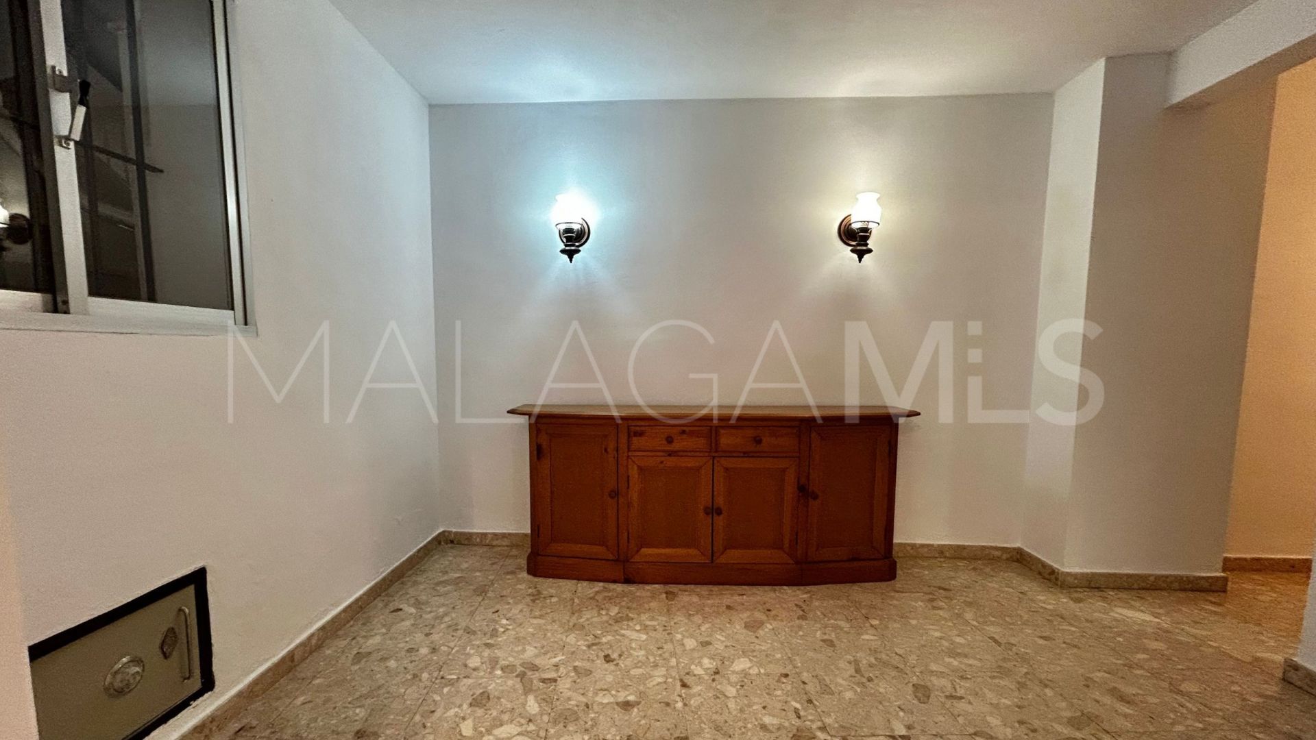 Apartamento planta baja for sale with 4 bedrooms in Fuengirola