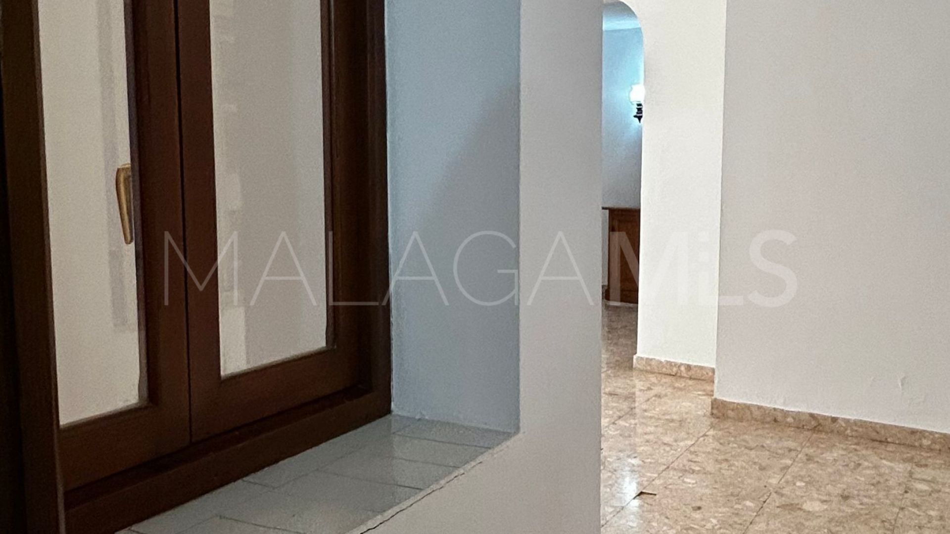 Apartamento planta baja for sale with 4 bedrooms in Fuengirola