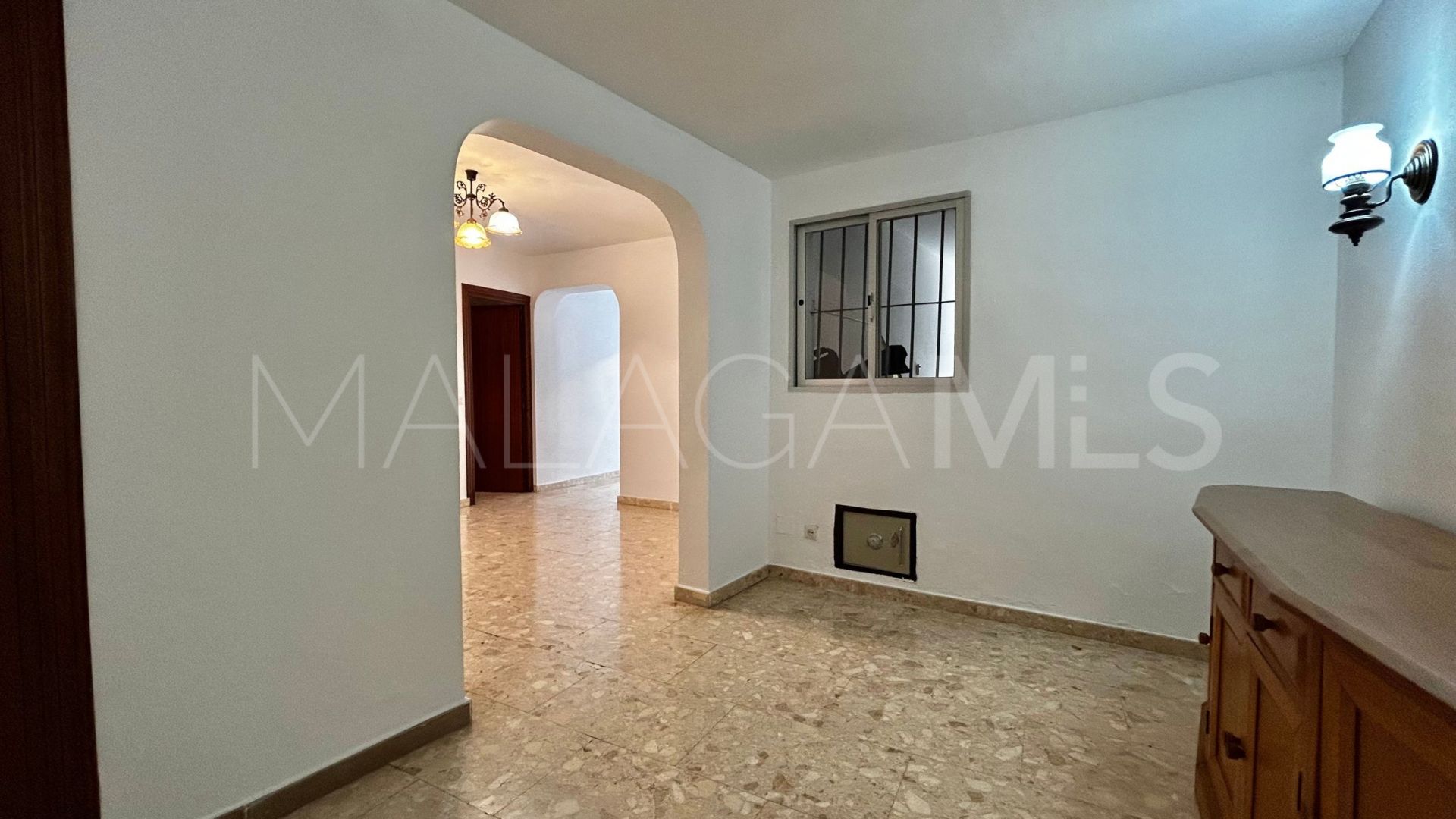 Apartamento planta baja for sale with 4 bedrooms in Fuengirola