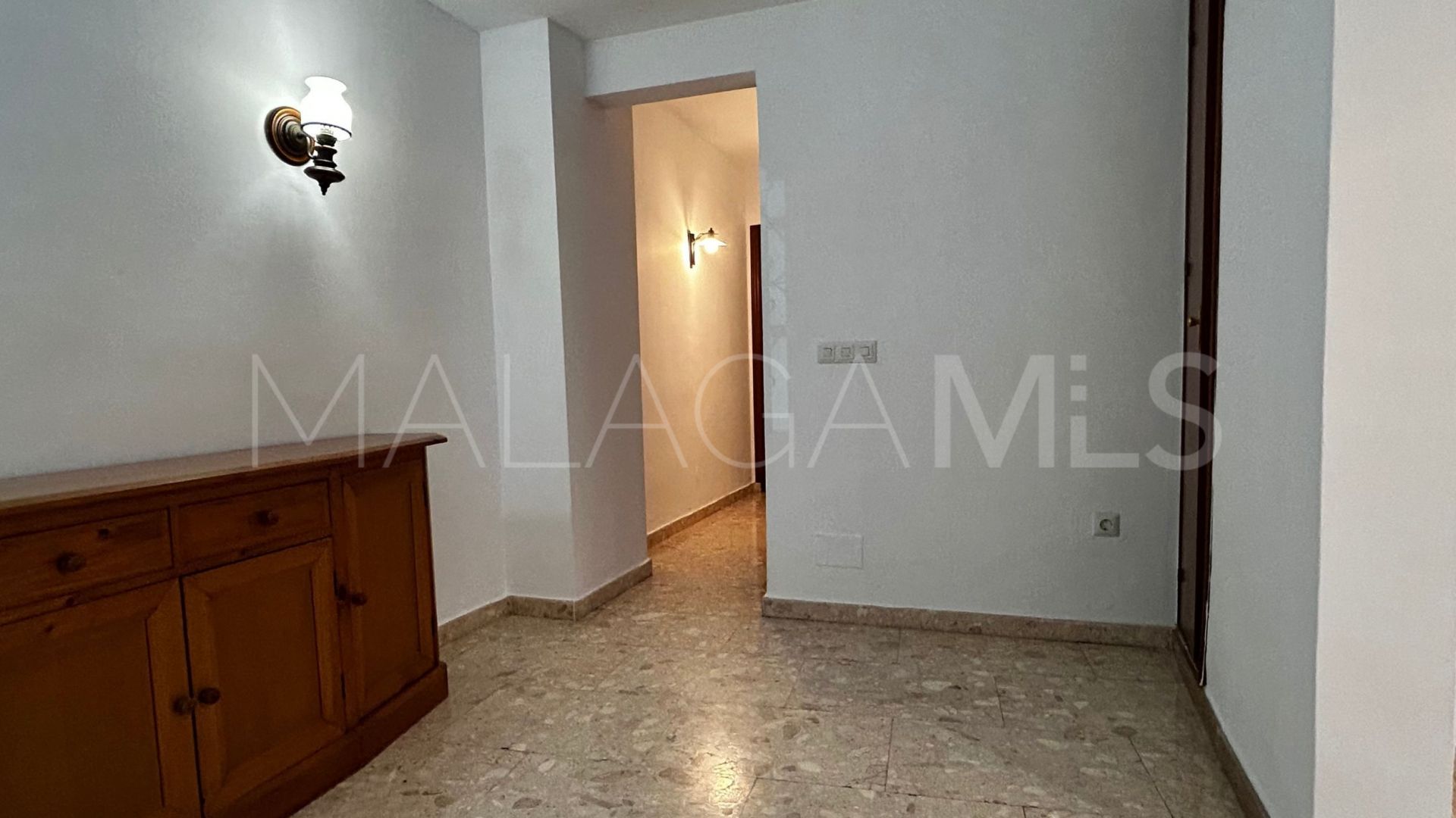 Apartamento planta baja for sale with 4 bedrooms in Fuengirola