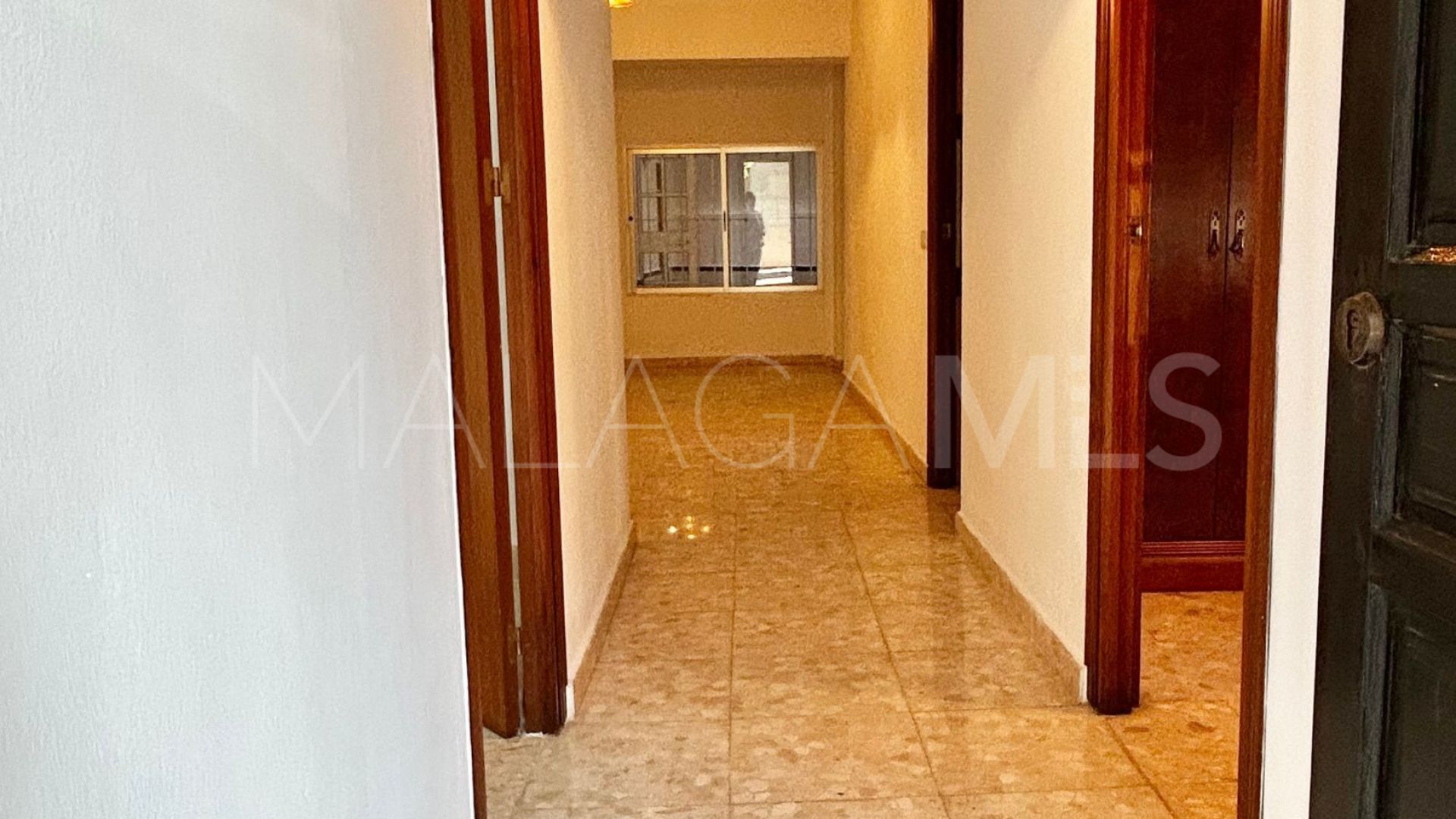 Apartamento planta baja for sale with 4 bedrooms in Fuengirola