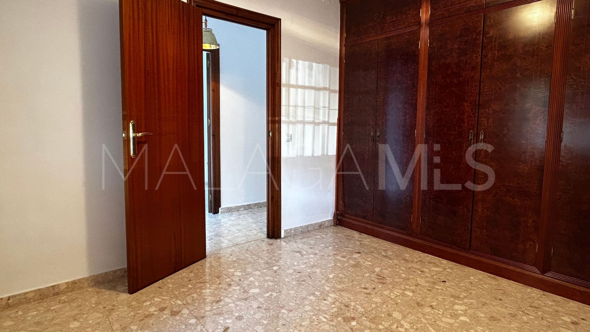 Apartamento planta baja for sale with 4 bedrooms in Fuengirola