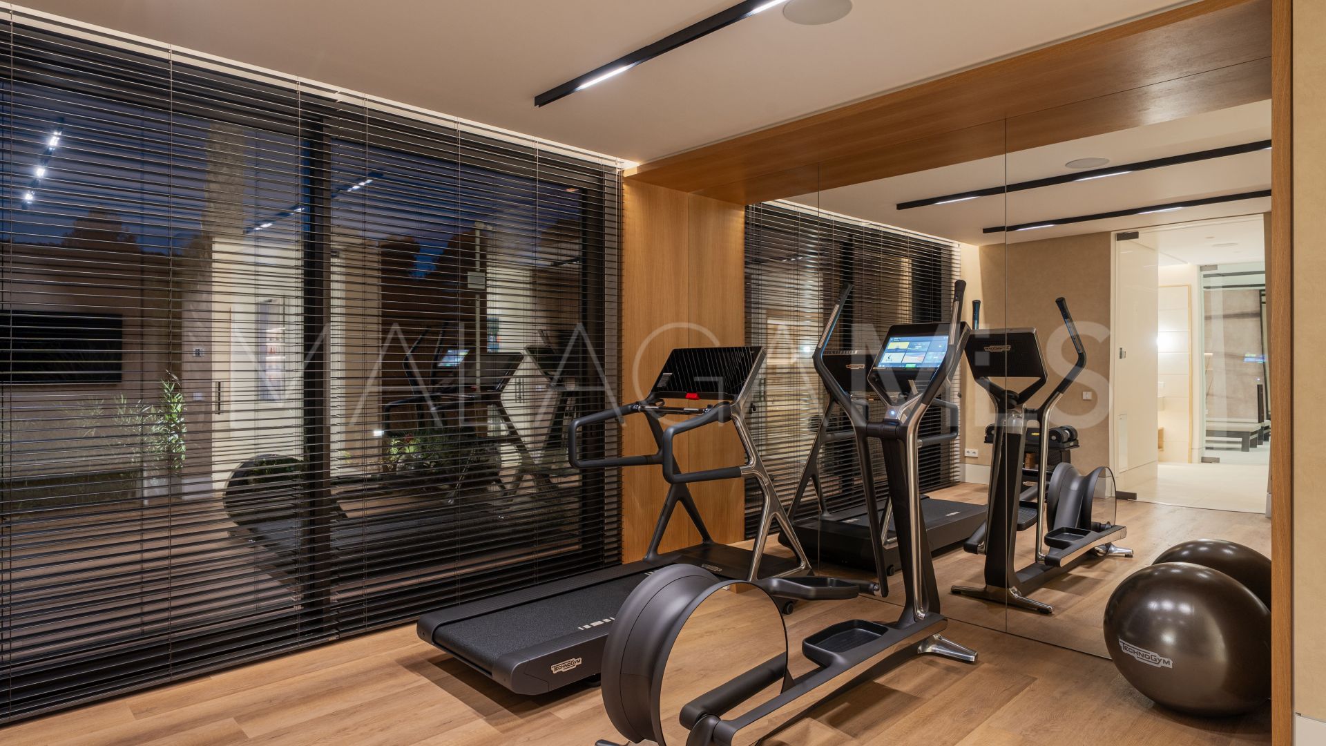 Villa de 5 bedrooms a la venta in Marbella Hill Club