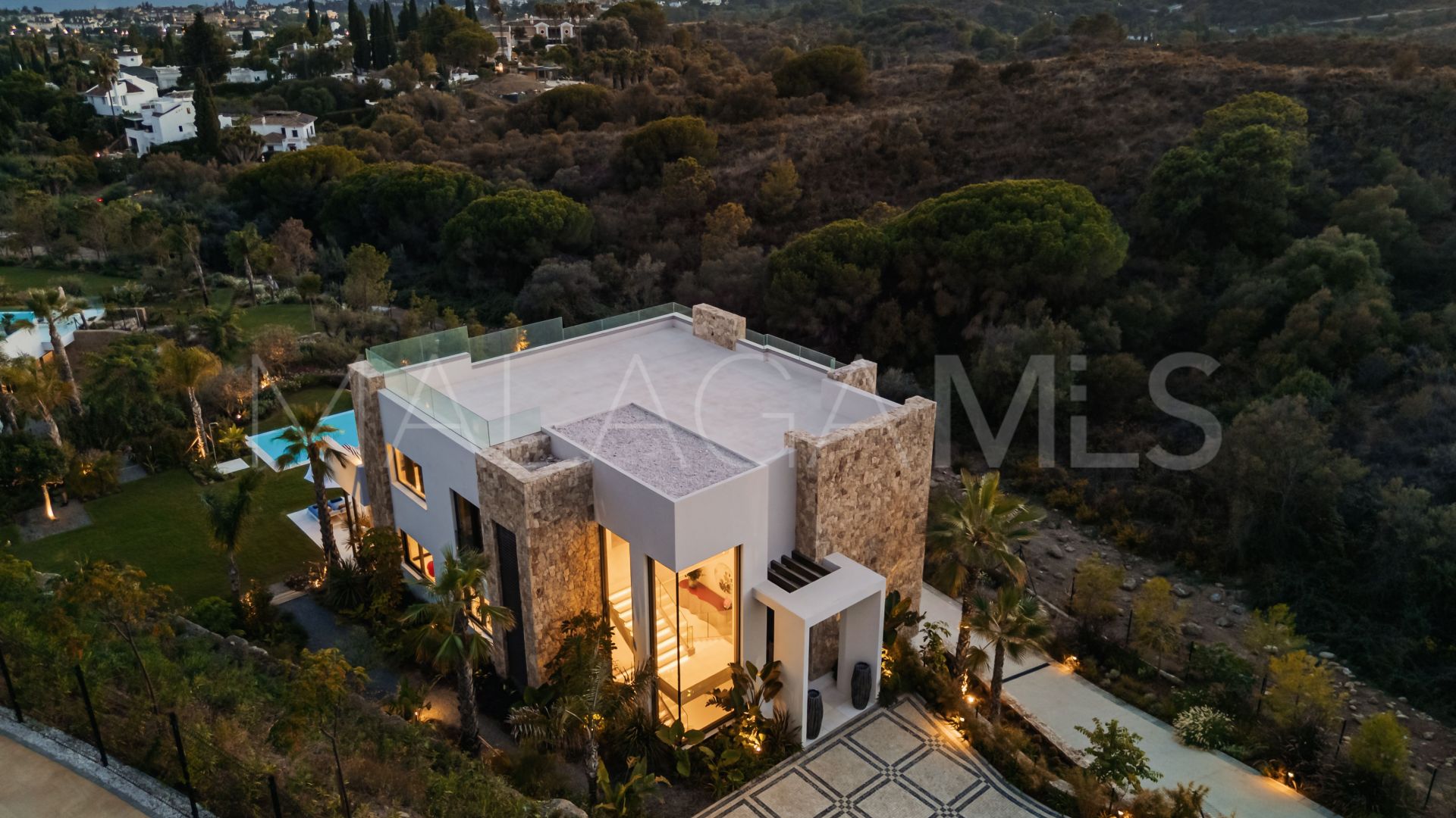 Villa de 5 bedrooms a la venta in Marbella Hill Club