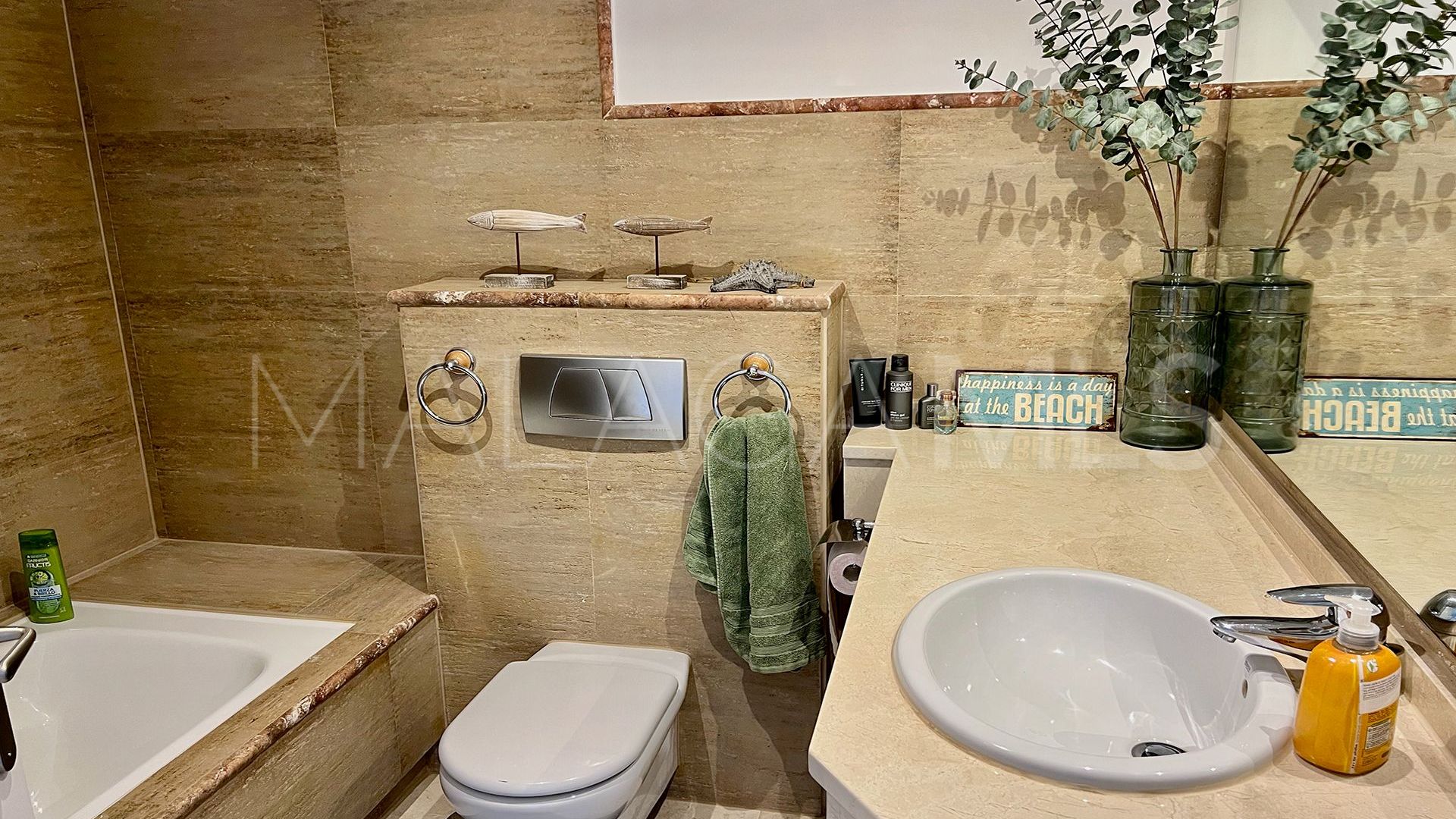 Duplex penthouse for sale in Sitio de Calahonda