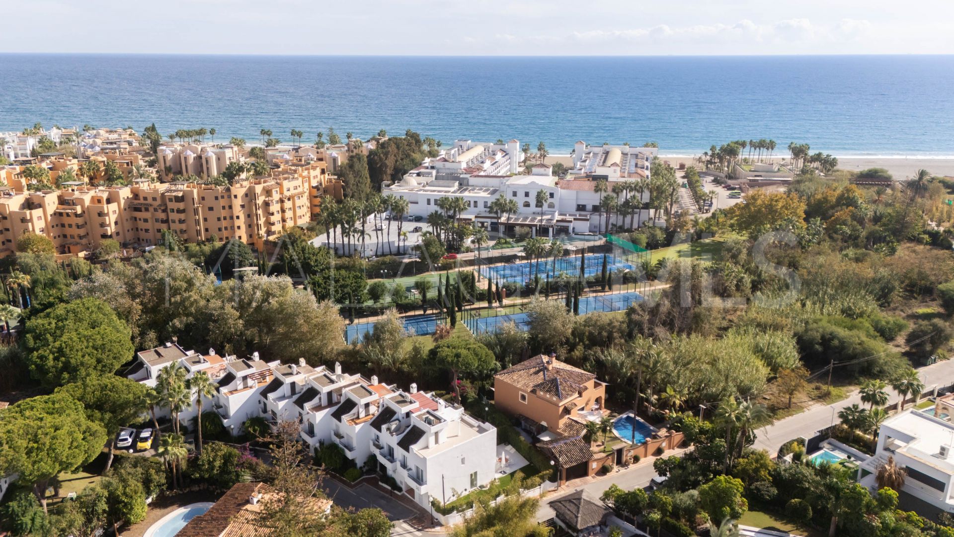 Semi detached house with 3 bedrooms for sale in Beach Side New Golden Mile